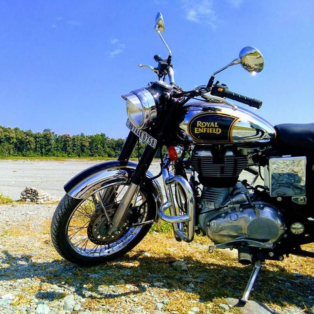 1080x1080 Stealth Black Royal Enfield Classic 350 4k Image Royal Enfield Classic Chrome Black Wallpaper