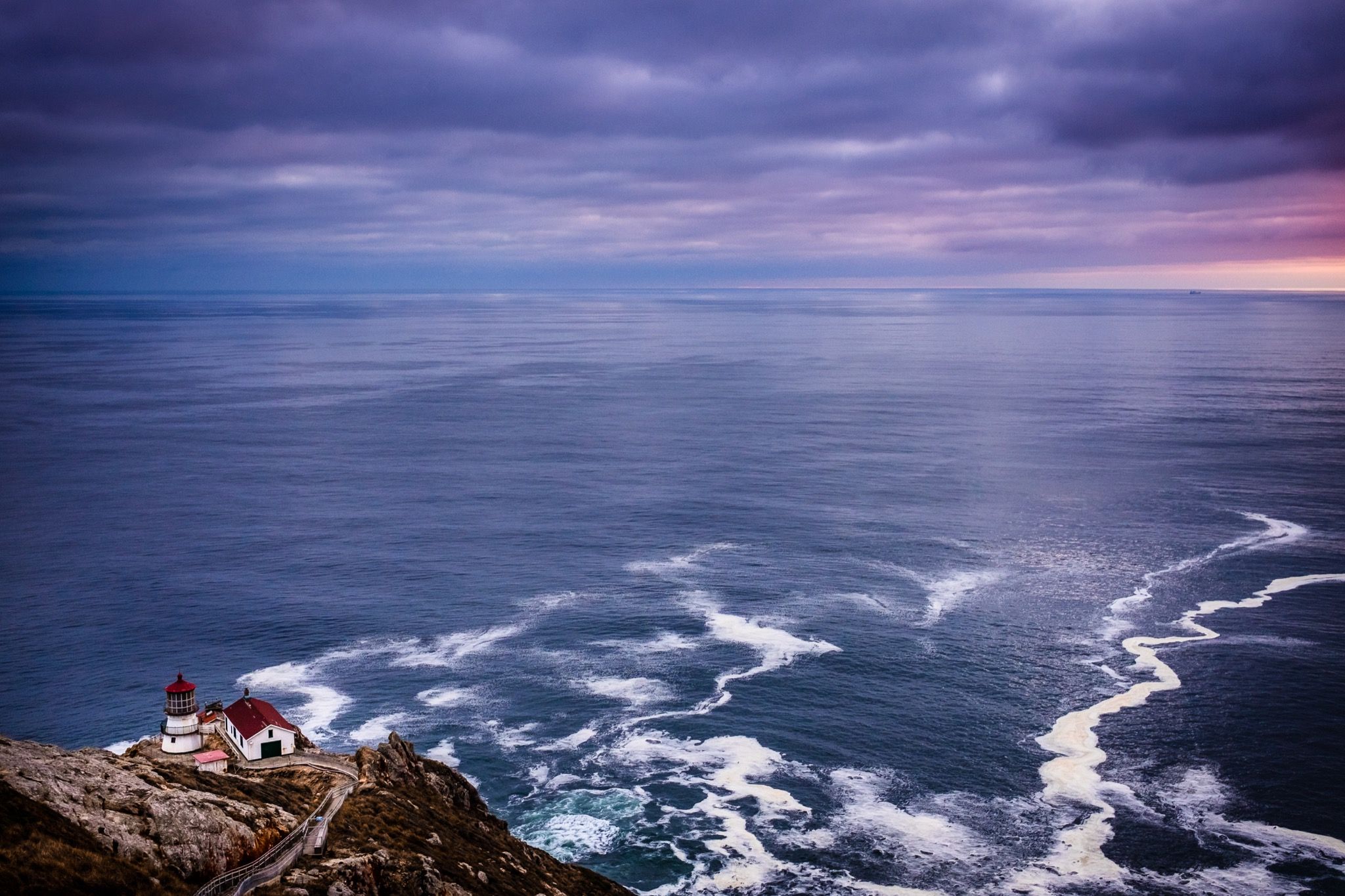 2048x1365 Before-&-after photo show Point Reyes Lighthouse's glorious restoration
