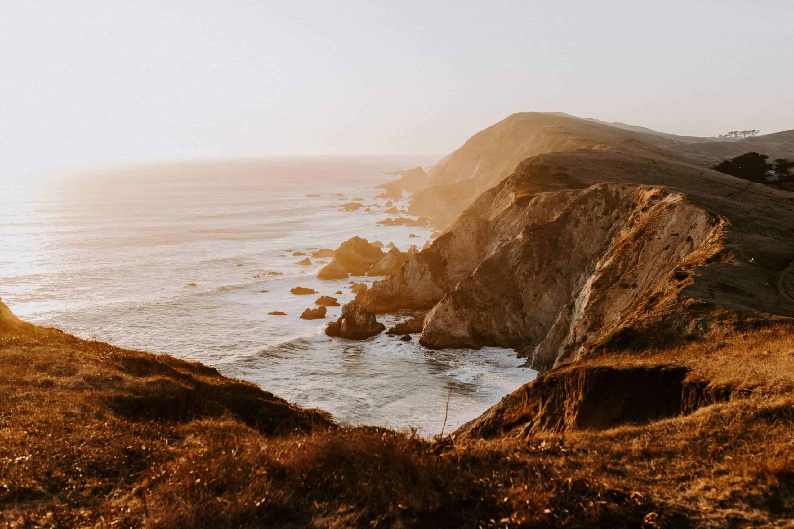 2560x1707 Point Reyes Cliffs Engagement Session // Sooyeon + Nick