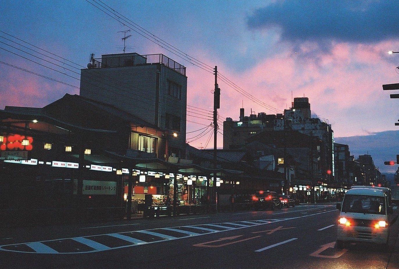 1373x928 663Df2cdf010a4a9a45deeda_showa12.jpeg