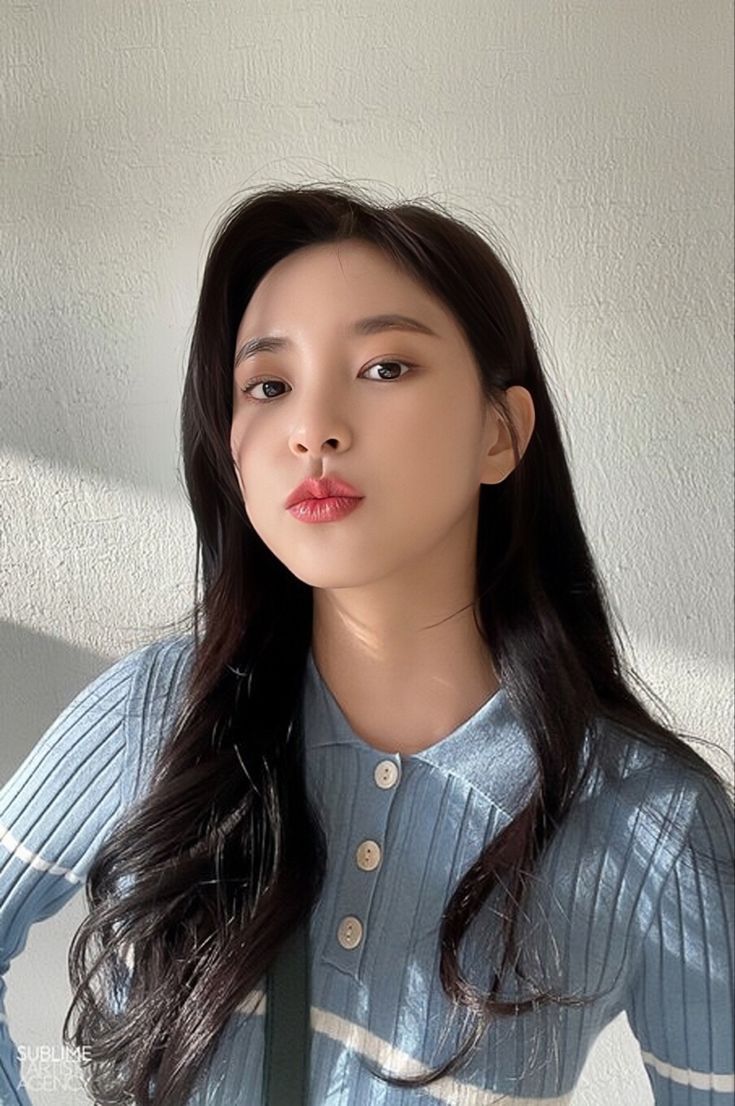 735x1106 shin suhyun