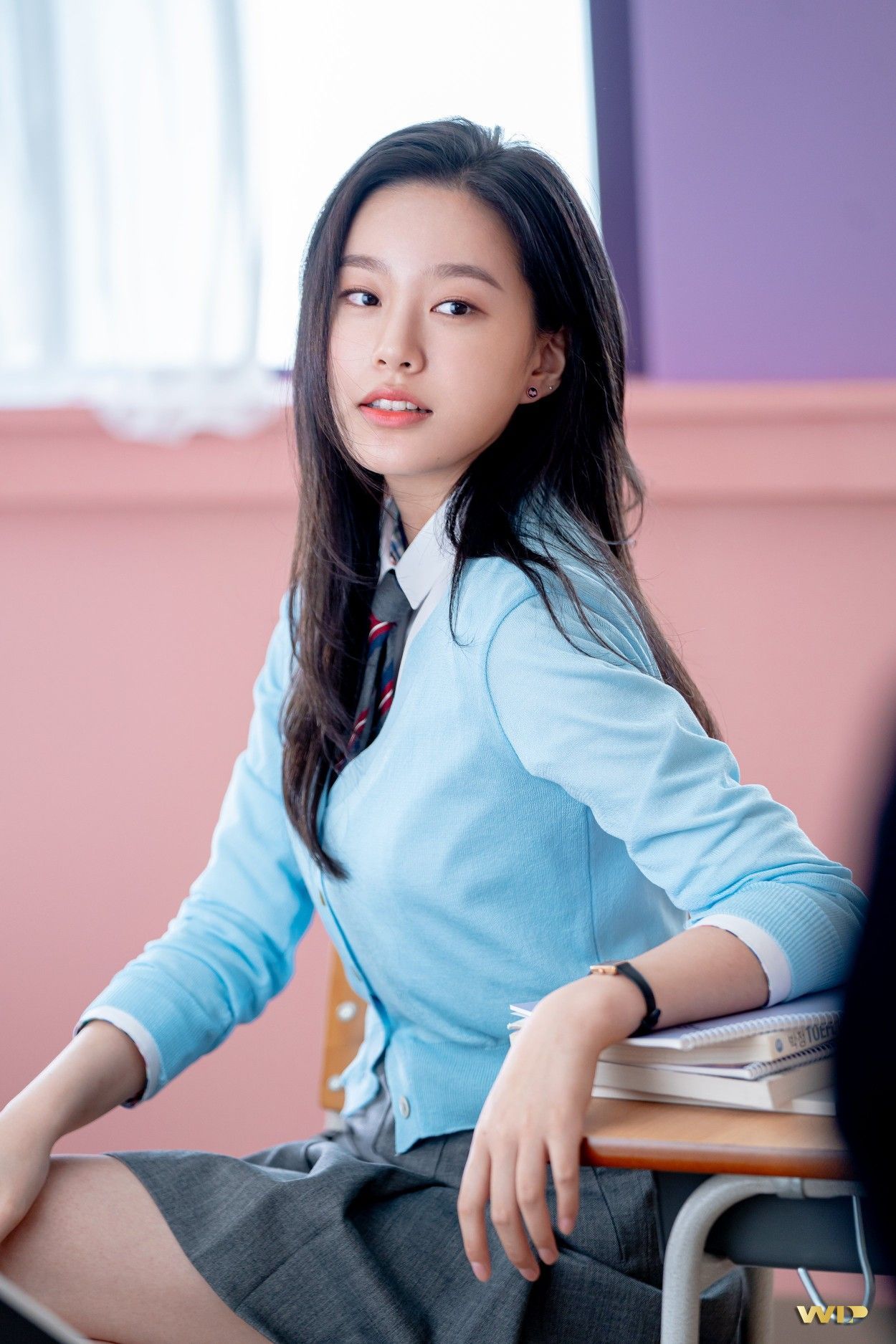 1250x1875 Park Yoo Na Wallpaper