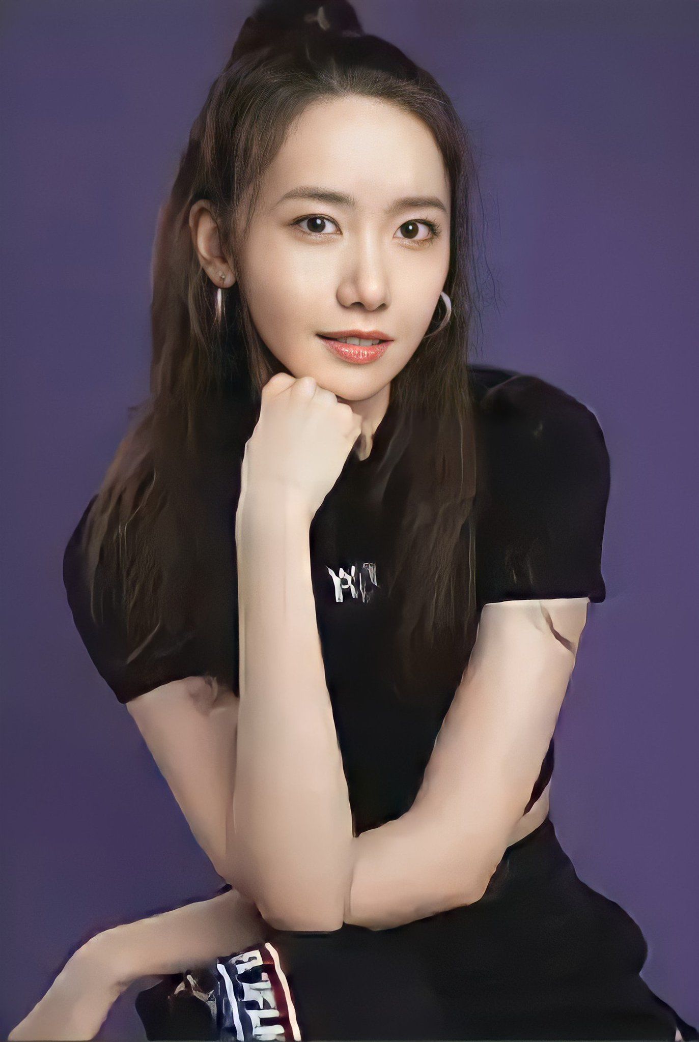 1373x2048 Im Yoon Ah Wallpaper