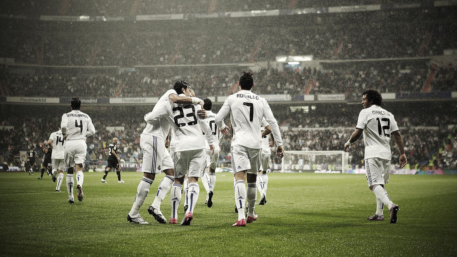 1600x900 Download Real Madrid Soccer Cristiano Ronaldo, Real, Madrid, Football, Cristiano, Ronaldo Wallpaper in 1600x900 Resolution