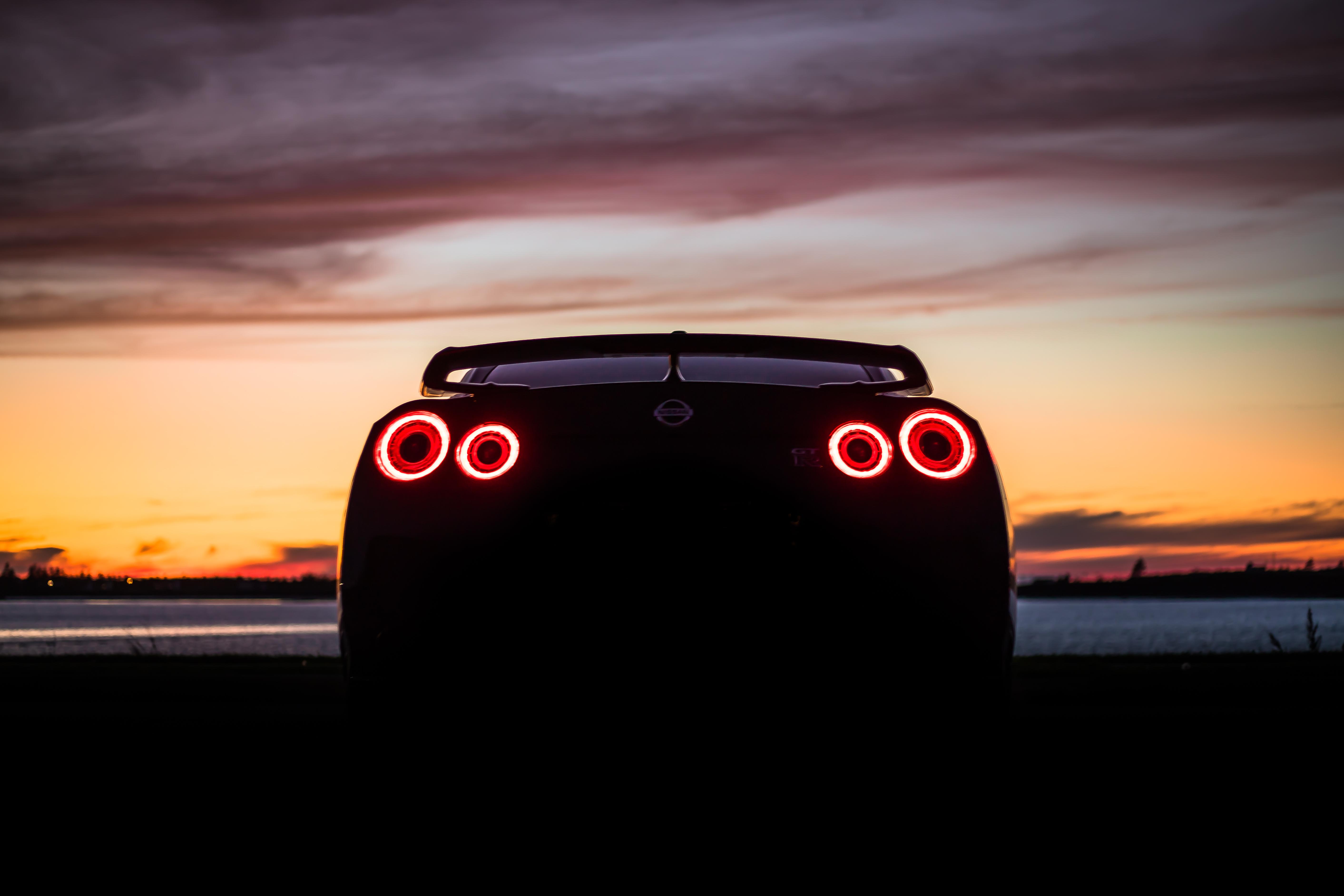5650x3767 Nissan R35 night lights