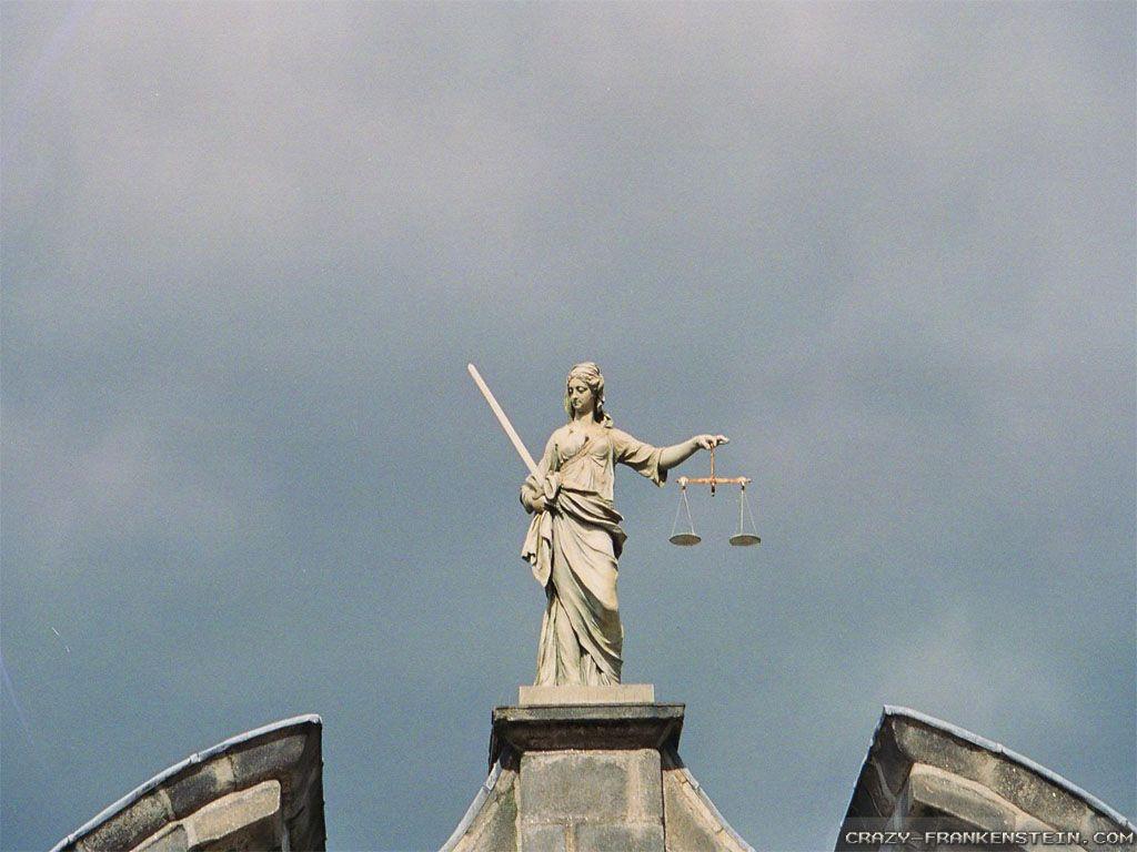 1024x768 Lady Justice Statue wallpaper
