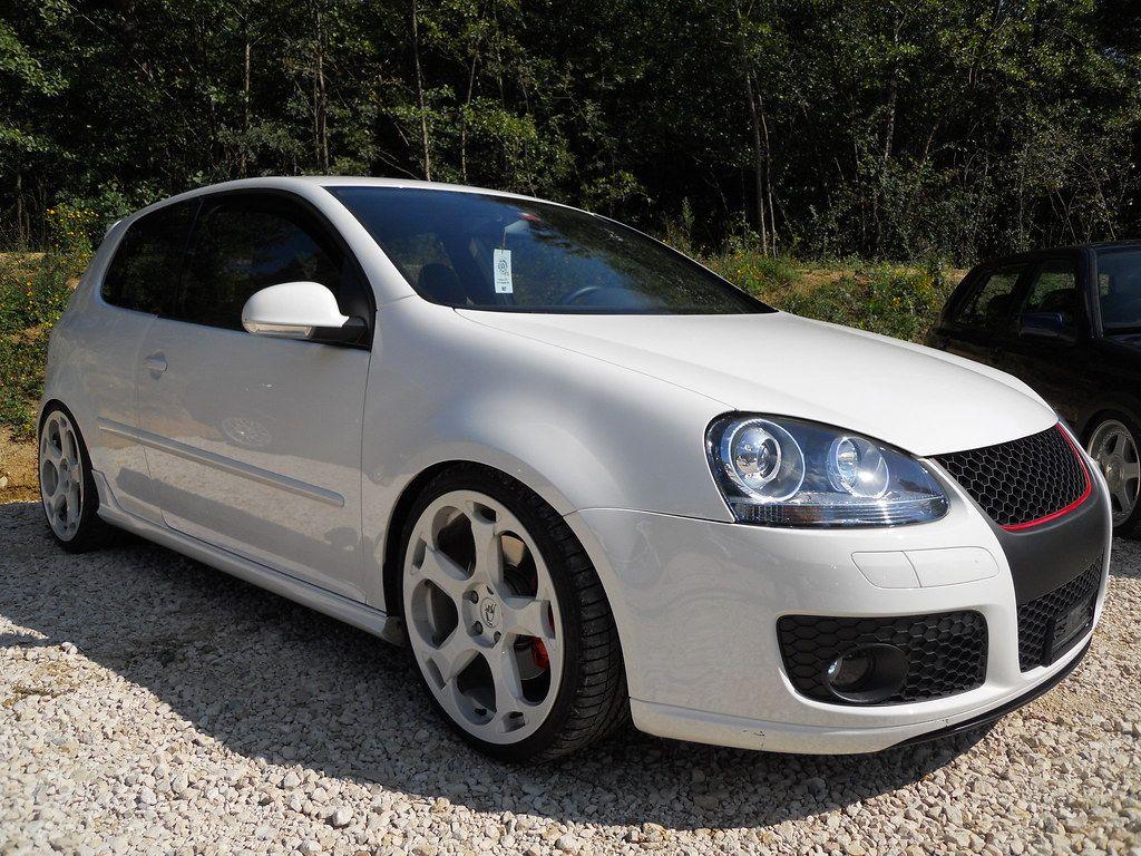 1024x768 Volkswagen Golf MK5 GTi. Comments are welcome :)