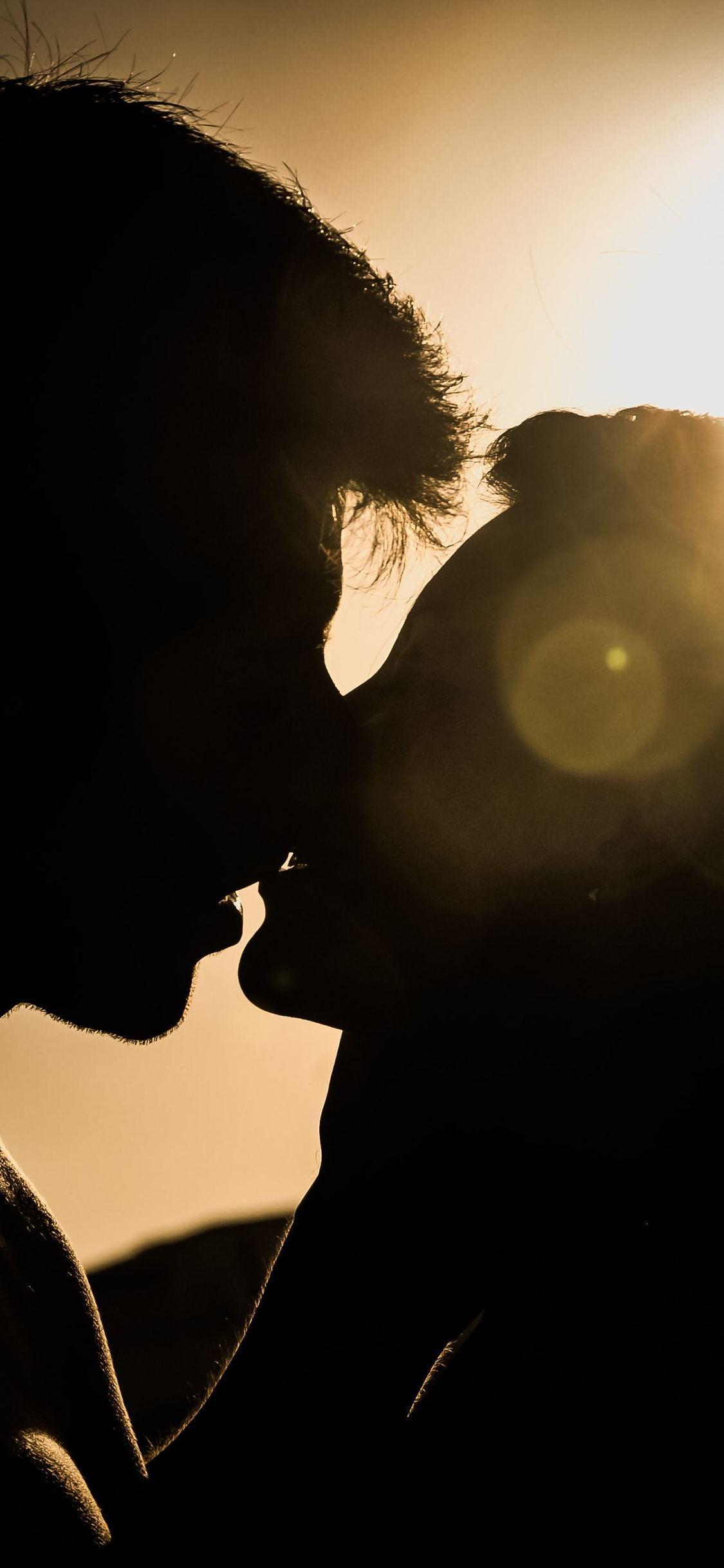 1125x2436 Kiss Mobile Wallpaper