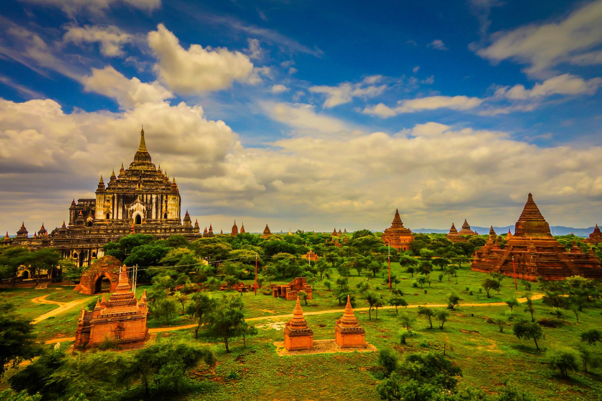 2048x1366 Bagan Wallpaper