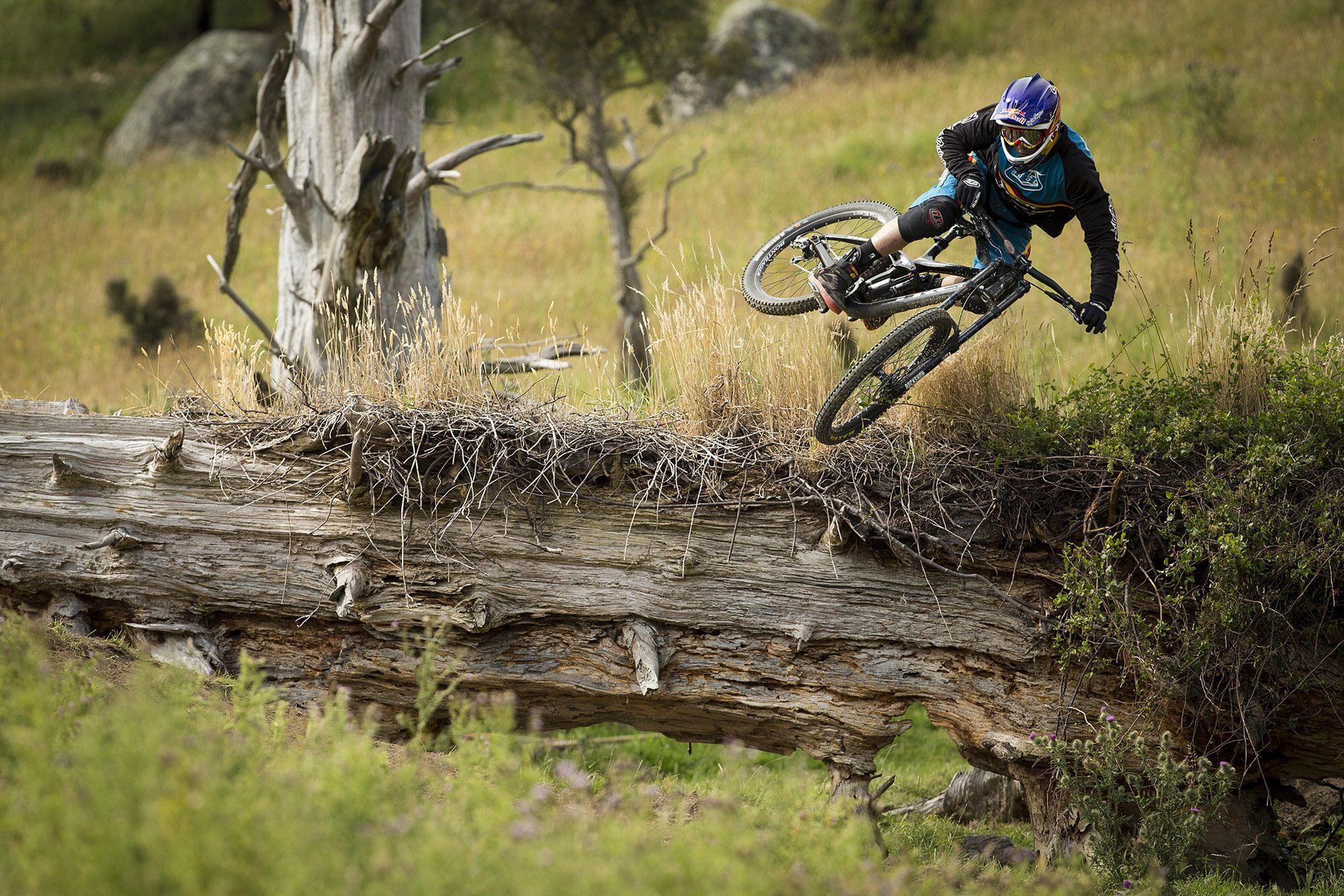 2000x1334 Brandon semenuk. Freeride mtb, Mtb trails, Downhill bike