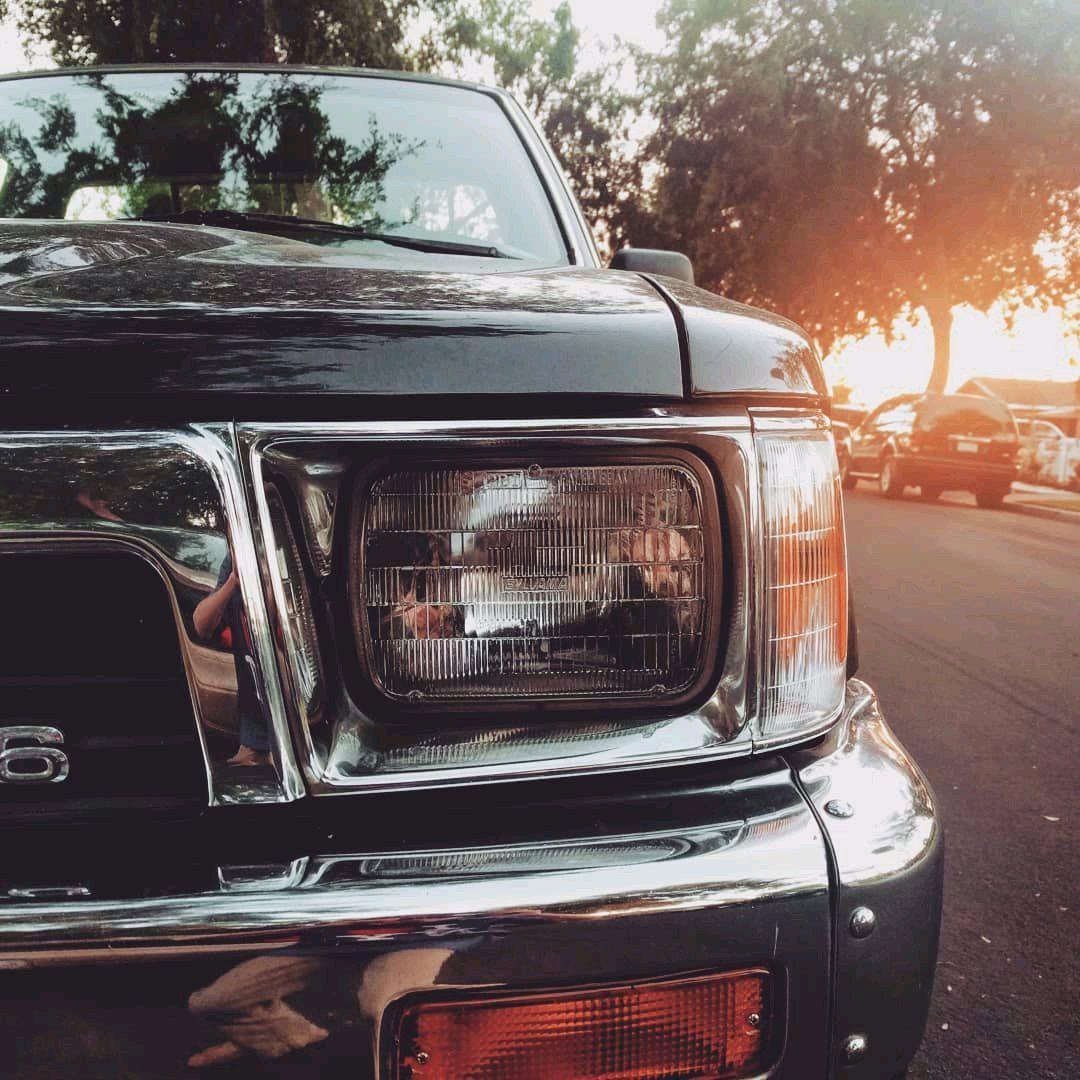 1080x1080 Some pics of my dad's 1989 Toyota Pickup