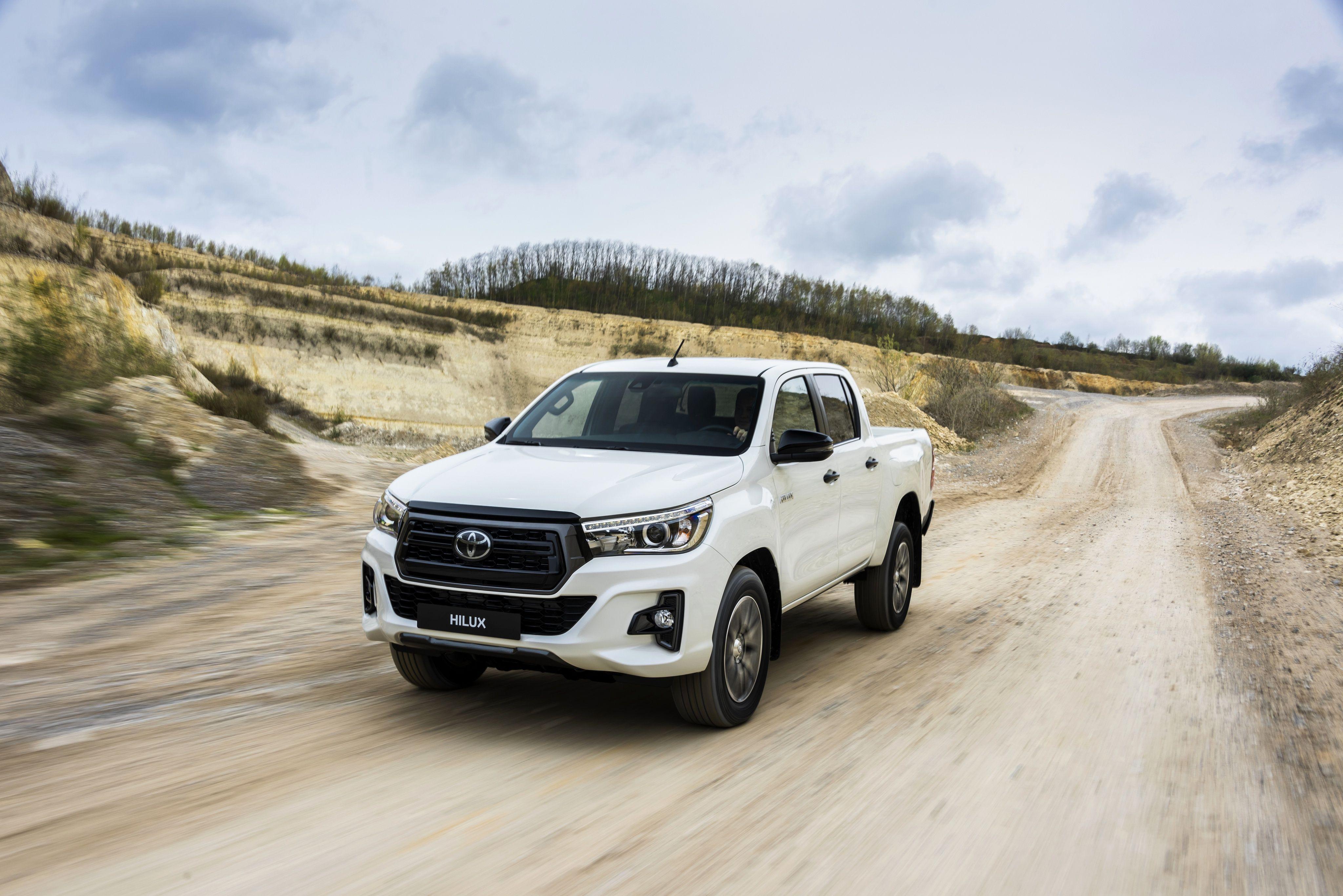 4096x2734 Car Pickup Toyota Toyota Hilux Vehicle White Car Wallpaper:4096x2734