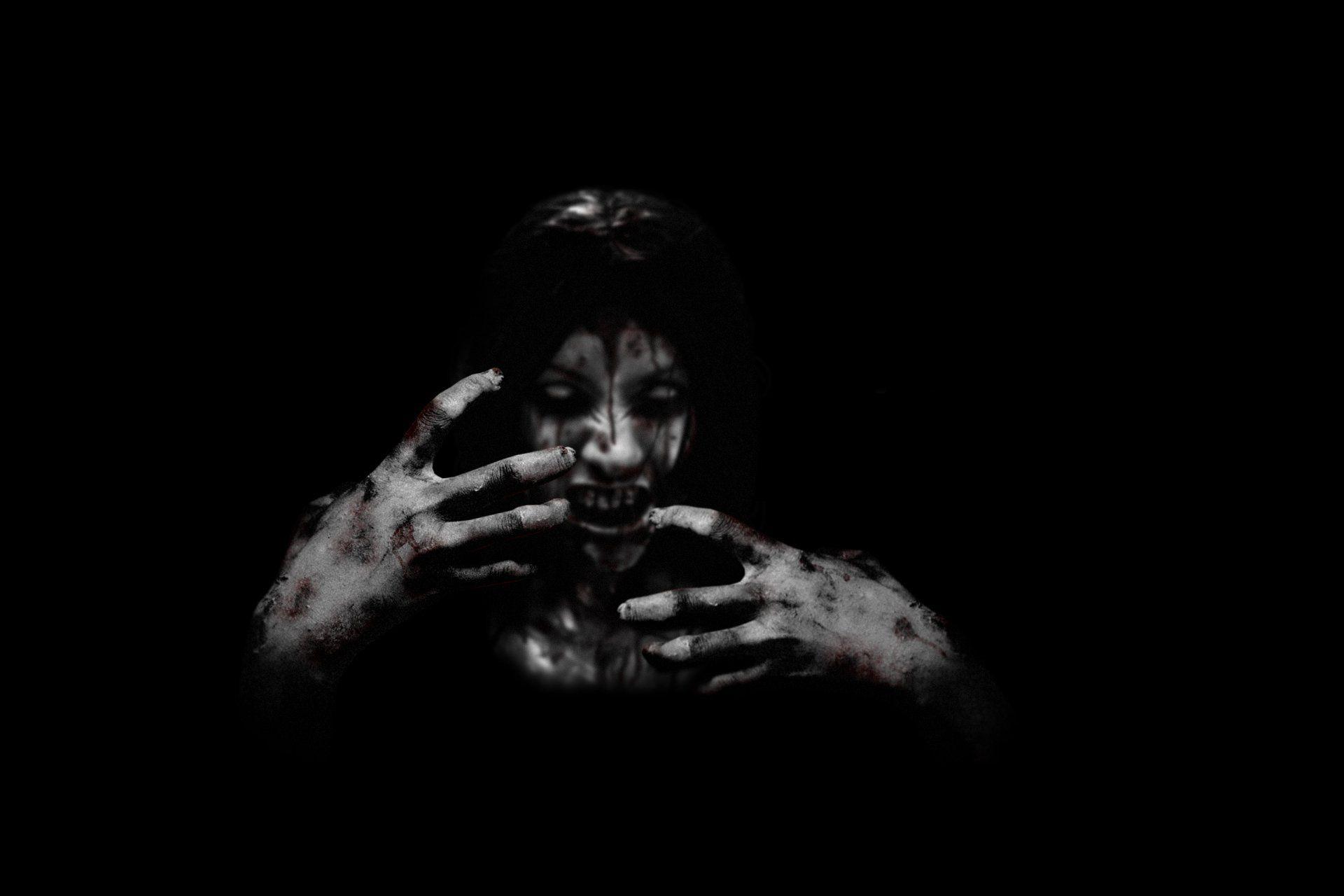 1920x1280 Scary Face Wallpaper