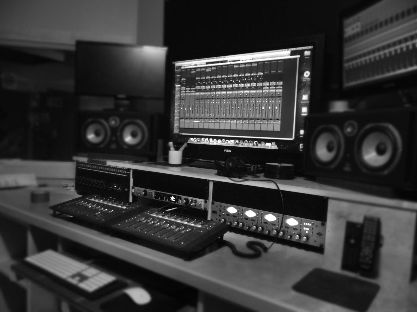 1600x1200 Music production wallpaper
