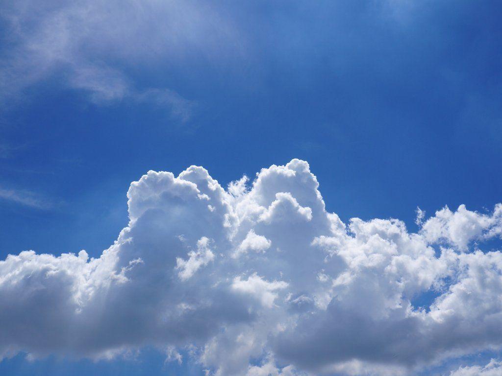 Blue Sky Clouds Wallpapers Top Free Blue Sky Clouds Backgrounds Wallpaperaccess