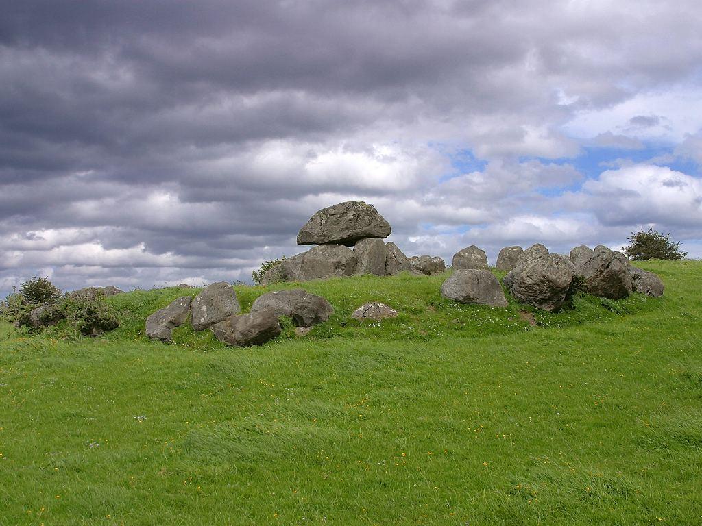 1024x768 Carrowmore tomb
