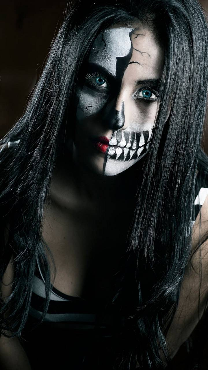 720x1280 Horror Girl Wallpaper