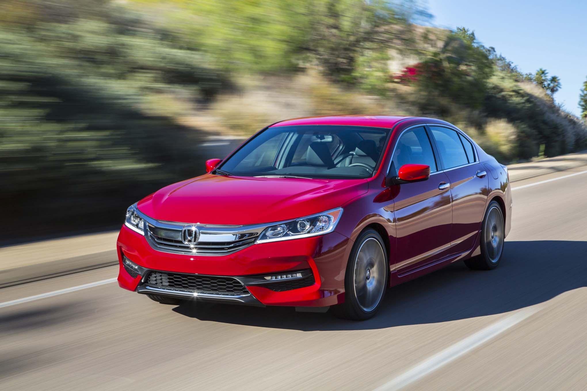 2040x1360 Honda Accord Buyer's Guide: Reviews, Specs, Comparisons