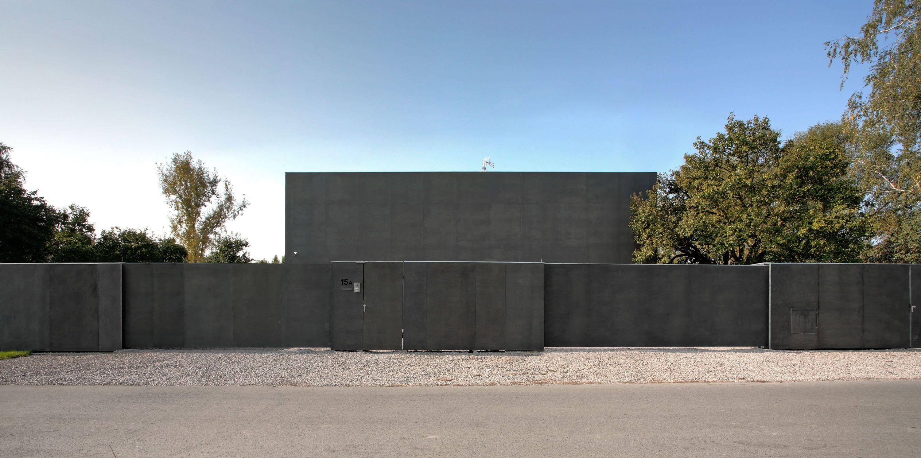 3000x1492 Robert Konieczny Promes · Safe House · Divisare