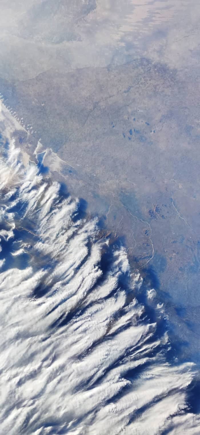 700x1517 These are the spectacular wallpaper taken by Xiaomi Mi 10 Pro in space