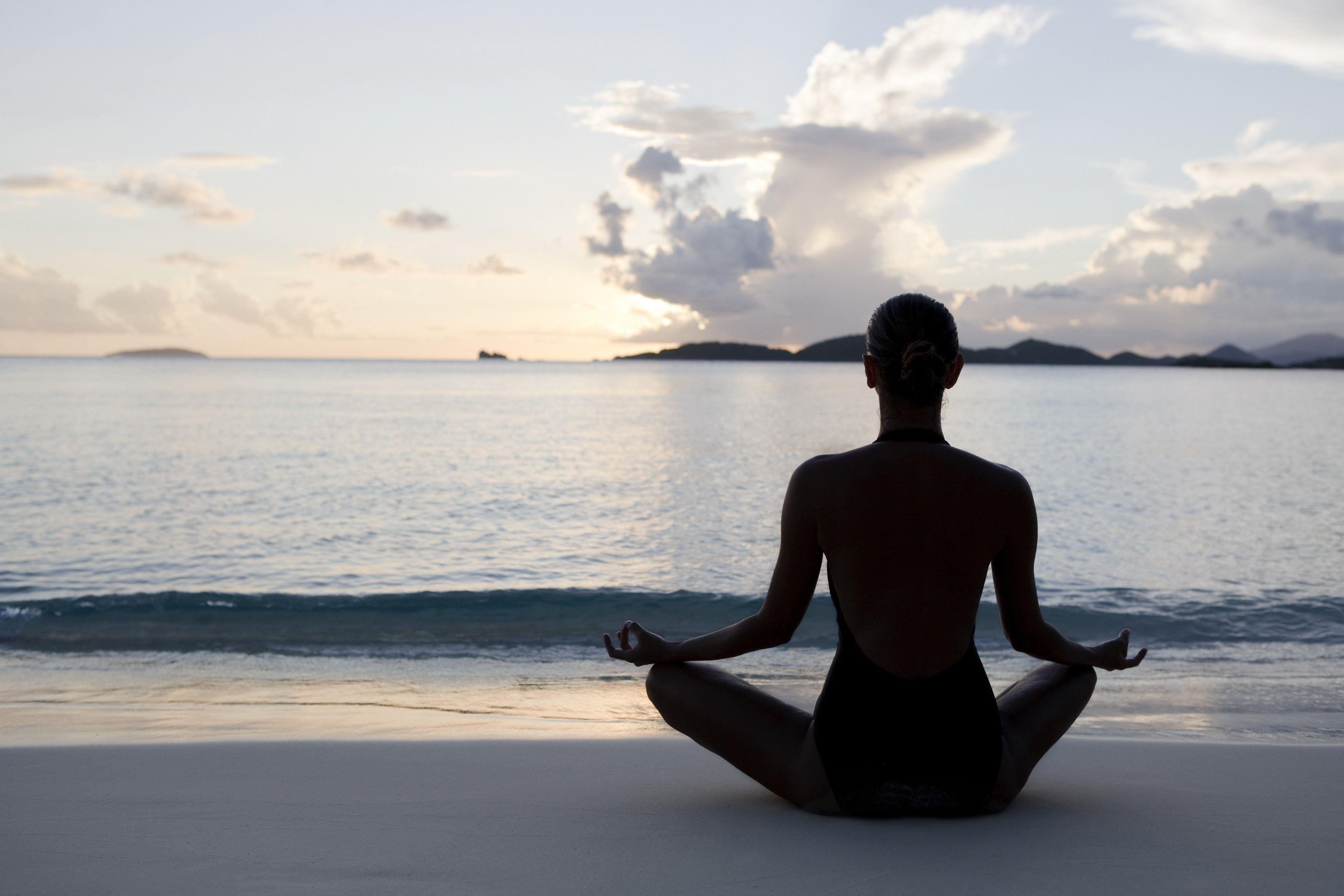 4000x2667 women, Sea, Beach, Yoga, Meditation Wallpaper HD / Desktop and Mobile Background