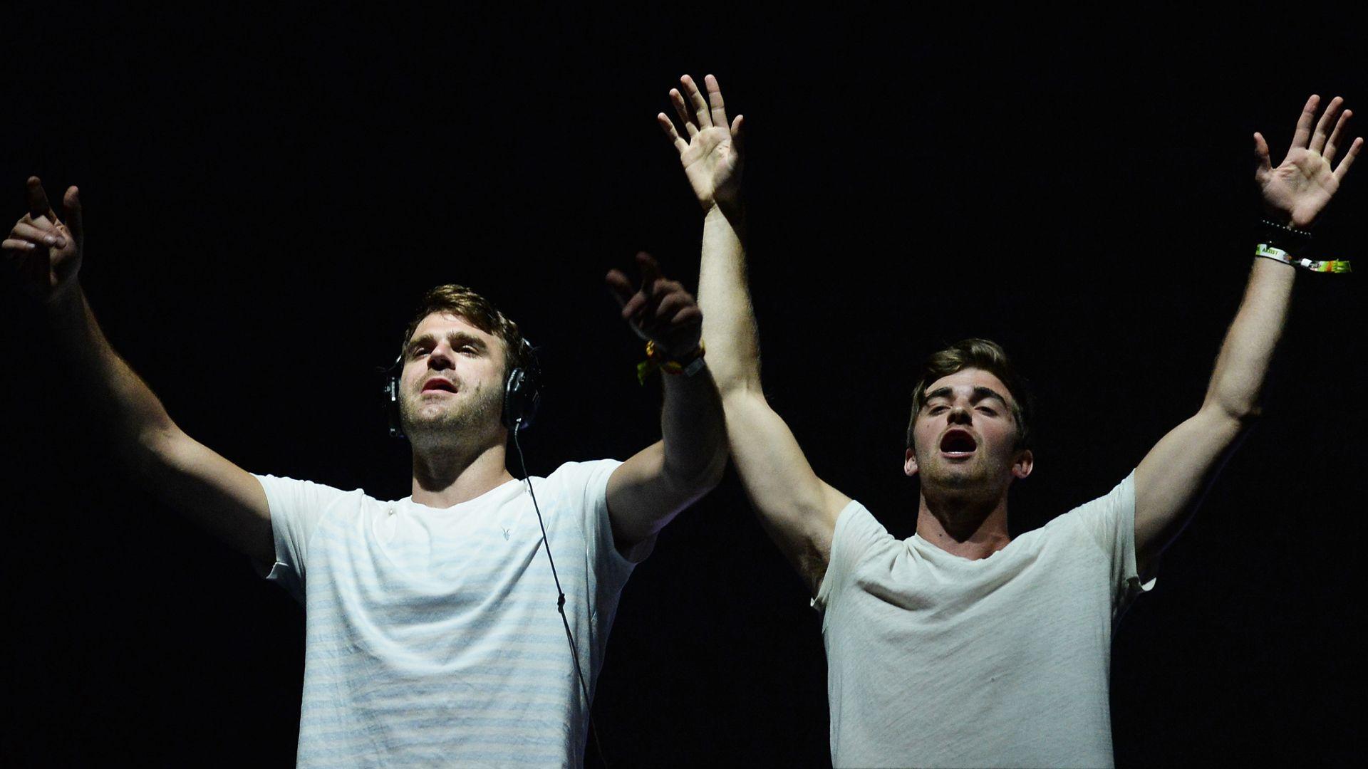 1920x1080 The Chainsmokers Performing Wallpaper 62740 1920x1080 px
