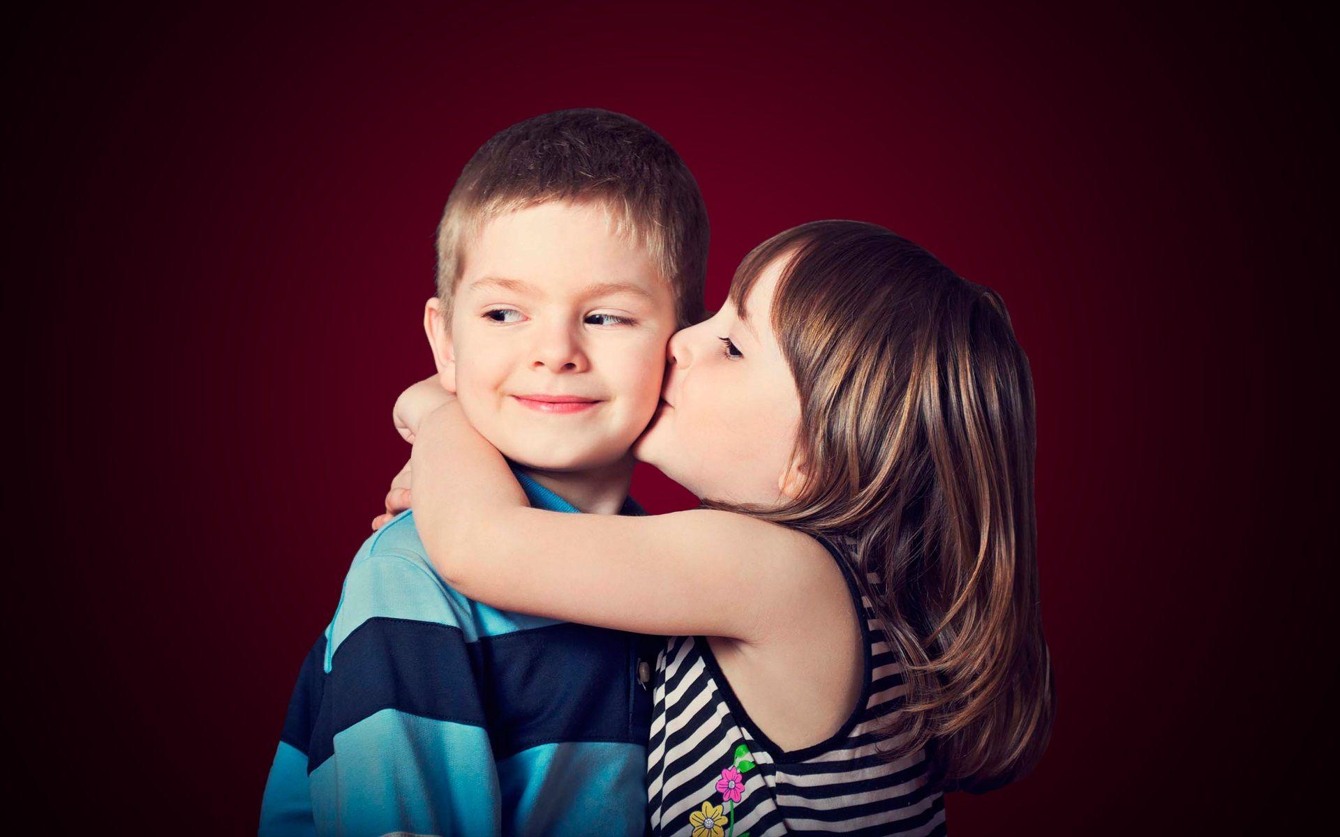 1920x1200 Cute Baby Kiss HD Wallpaper