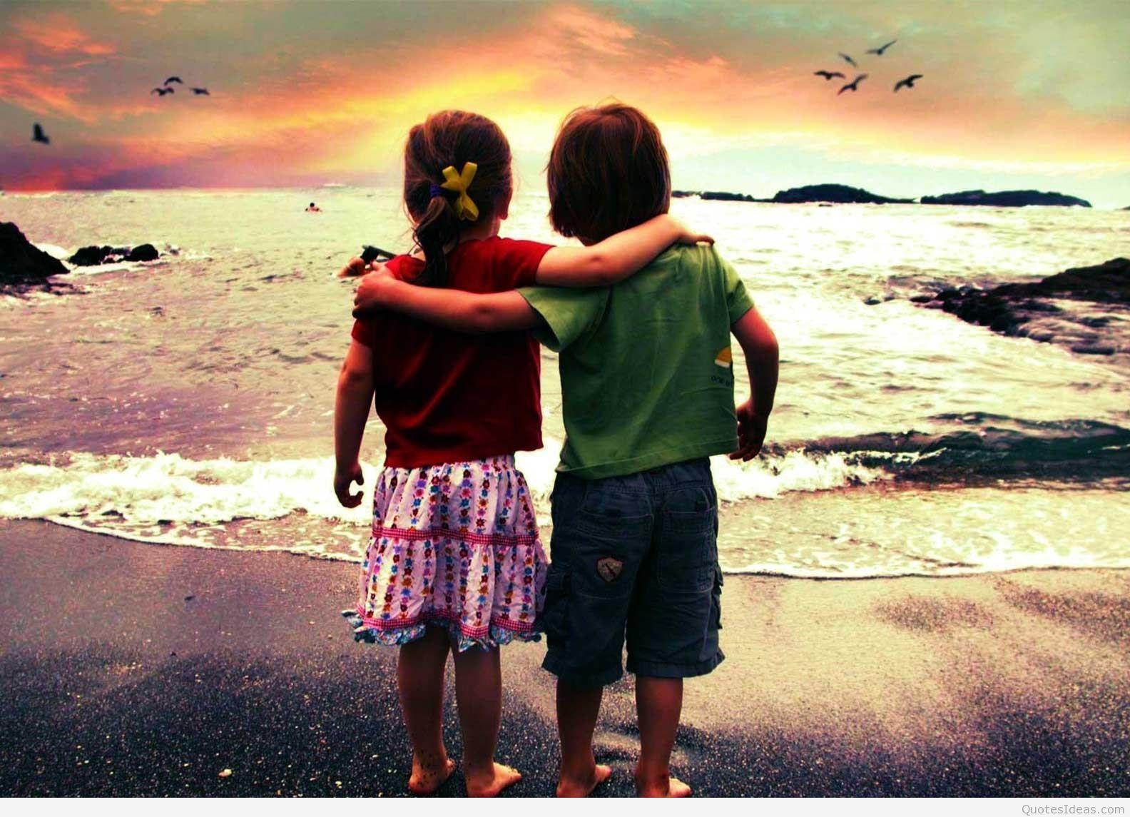 1584x1145 Amazing Baby Couple At Beach Sunset Love Image Full HD