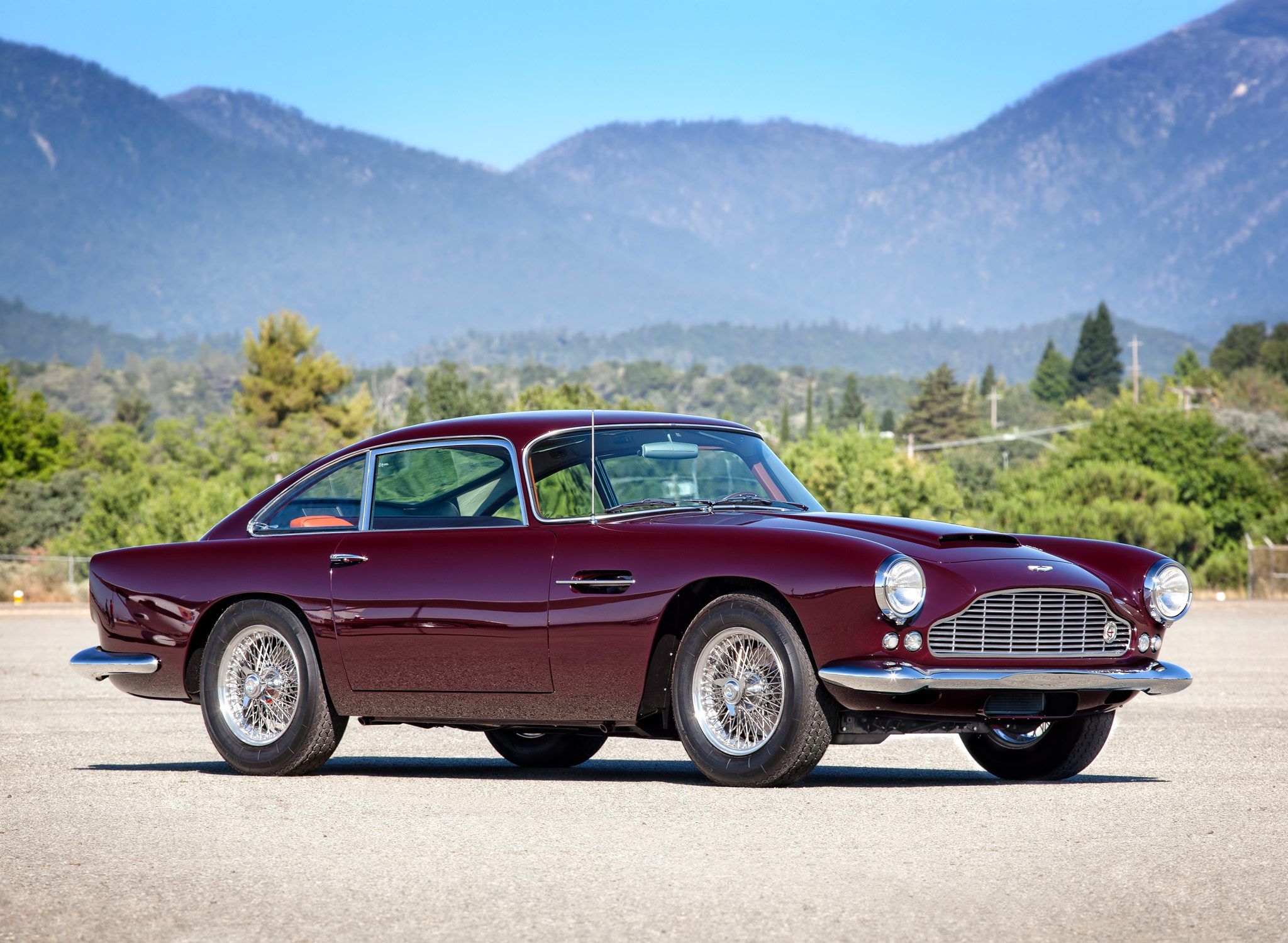 2048x1500 Aston Martin DB4 Wallpaper