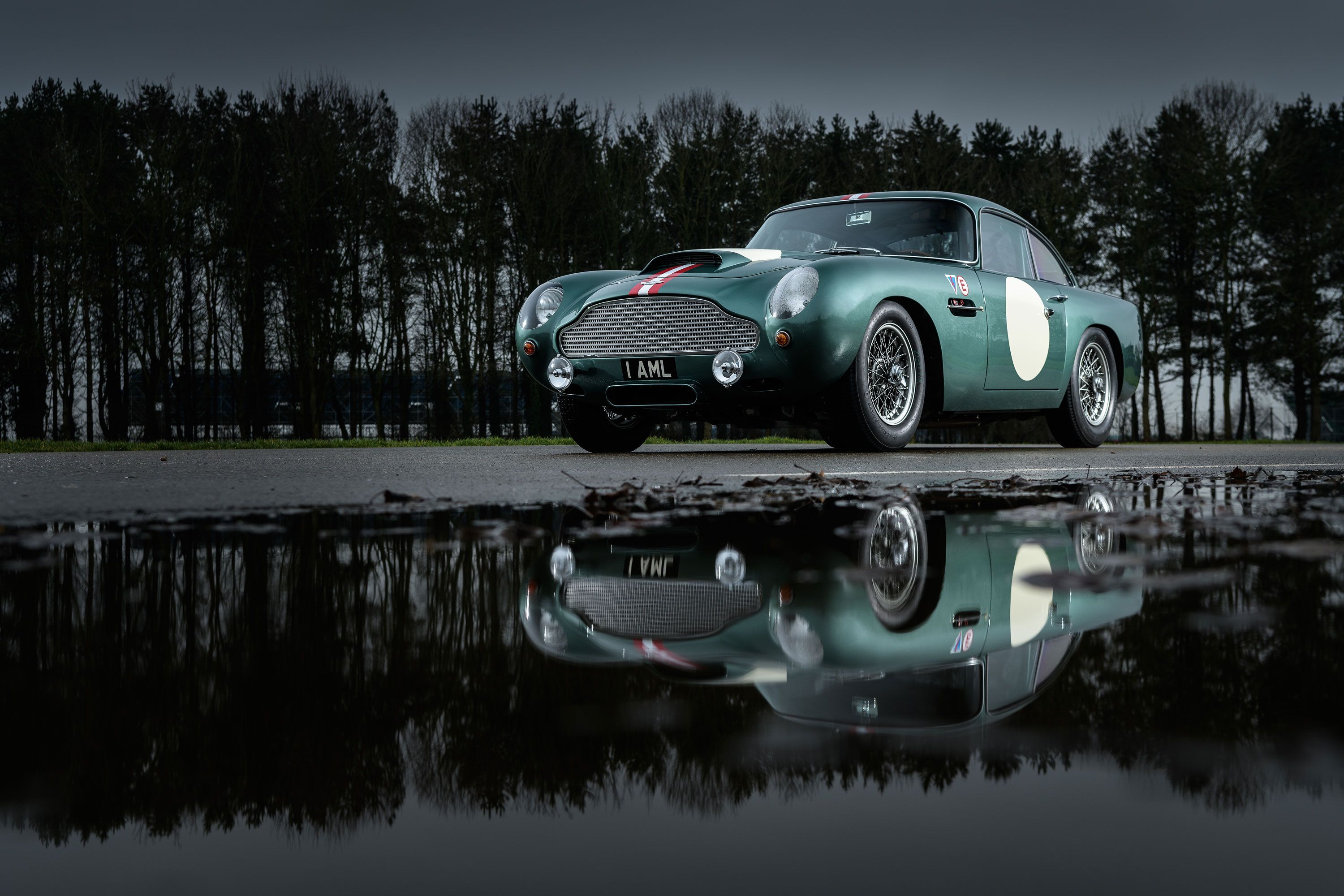 3000x2000 Behind the wheel of a new Aston Martin DB4 GT