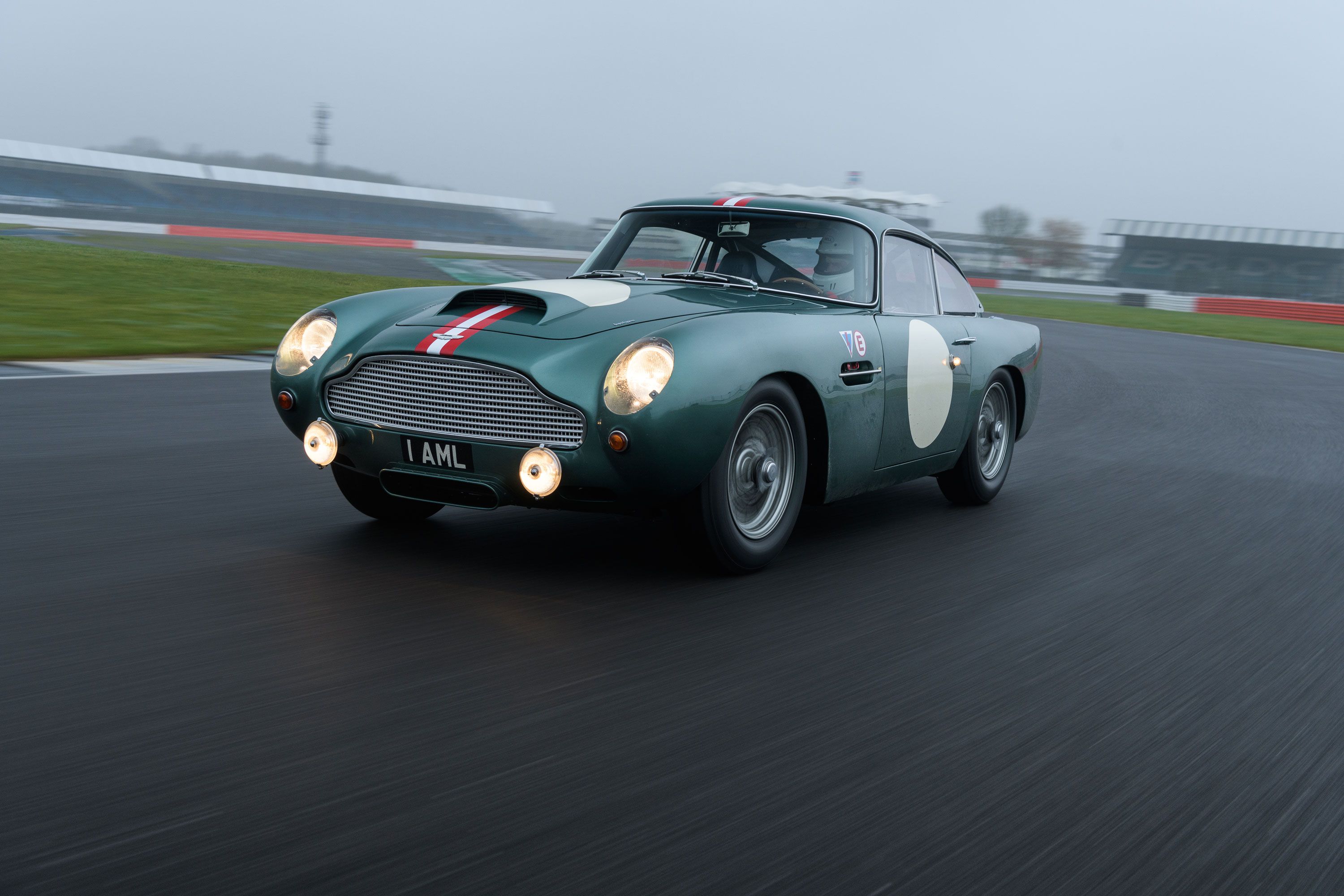 3000x2000 Behind the wheel of a new Aston Martin DB4 GT