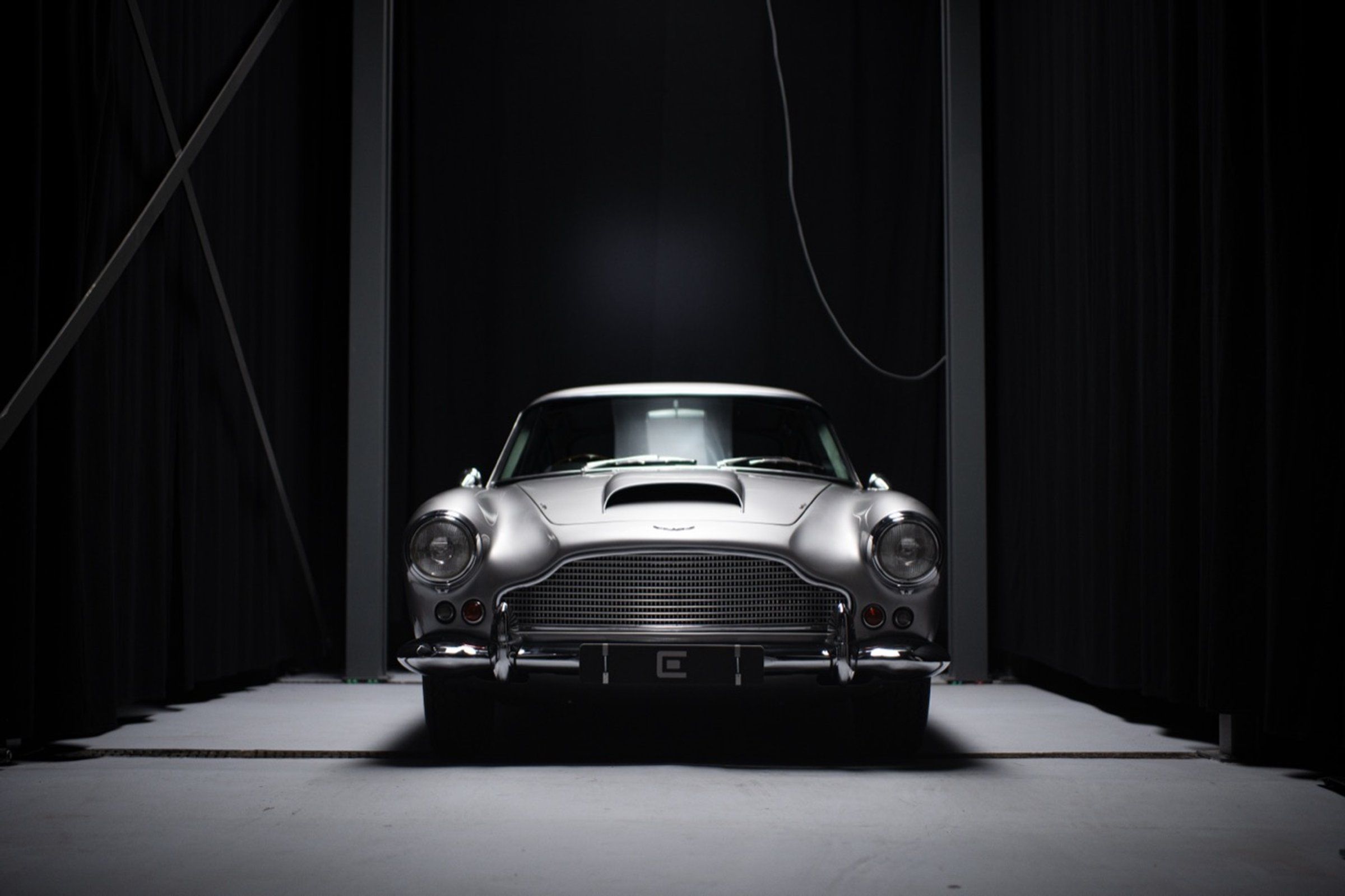 2400x1599 Aston Martin DB4 & Full Detail & Storage & Year Round Storage