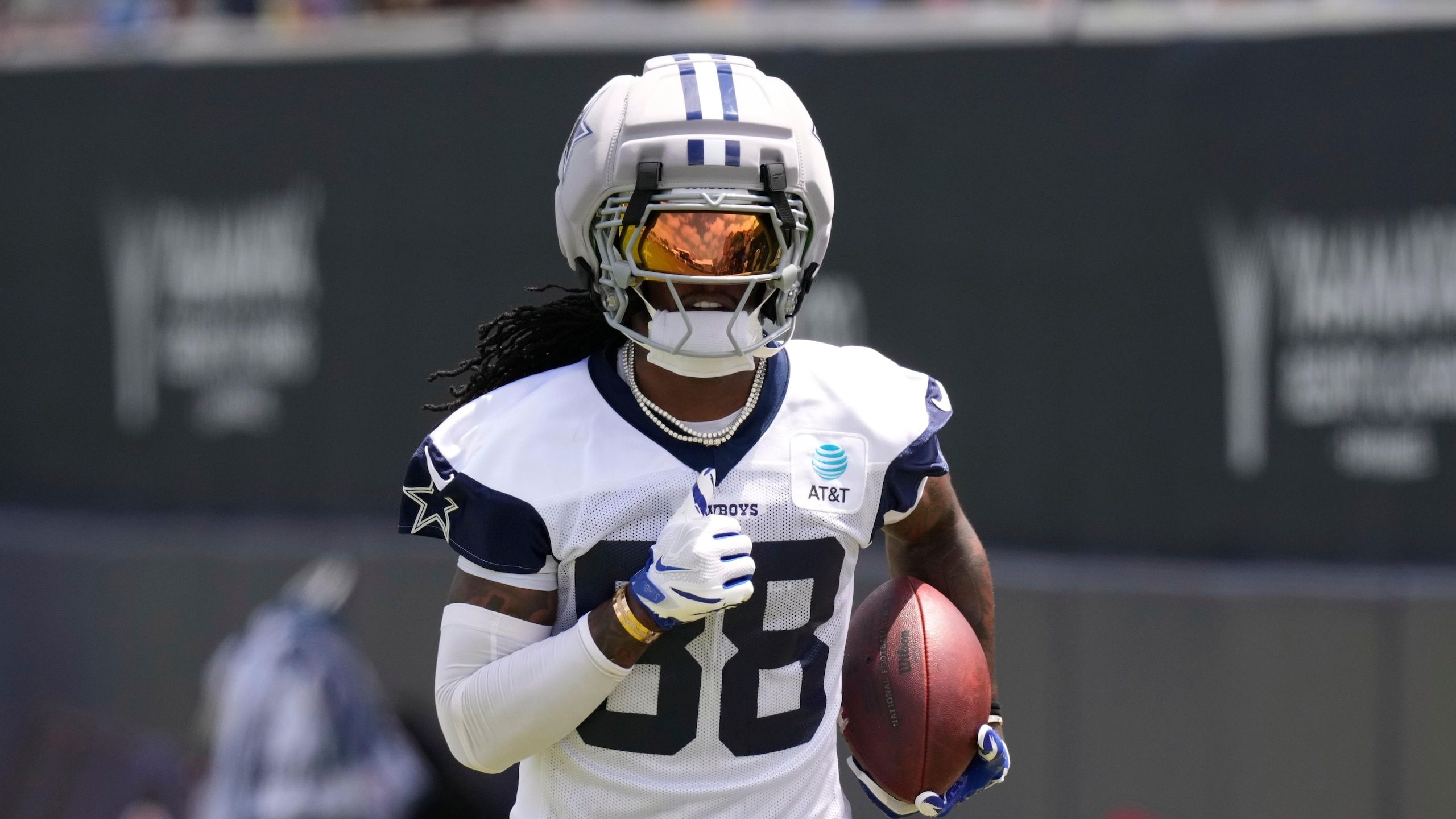 2560x1440 Michael Irvin Says CeeDee Lamb Is Better Than Him, Dez Bryant in History of Cowboys' No. 88 Jersey