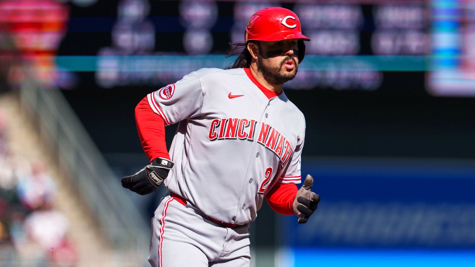 1600x900 Reds news: Eugenio Suarez lands on IL with oblique injury before Tigers game