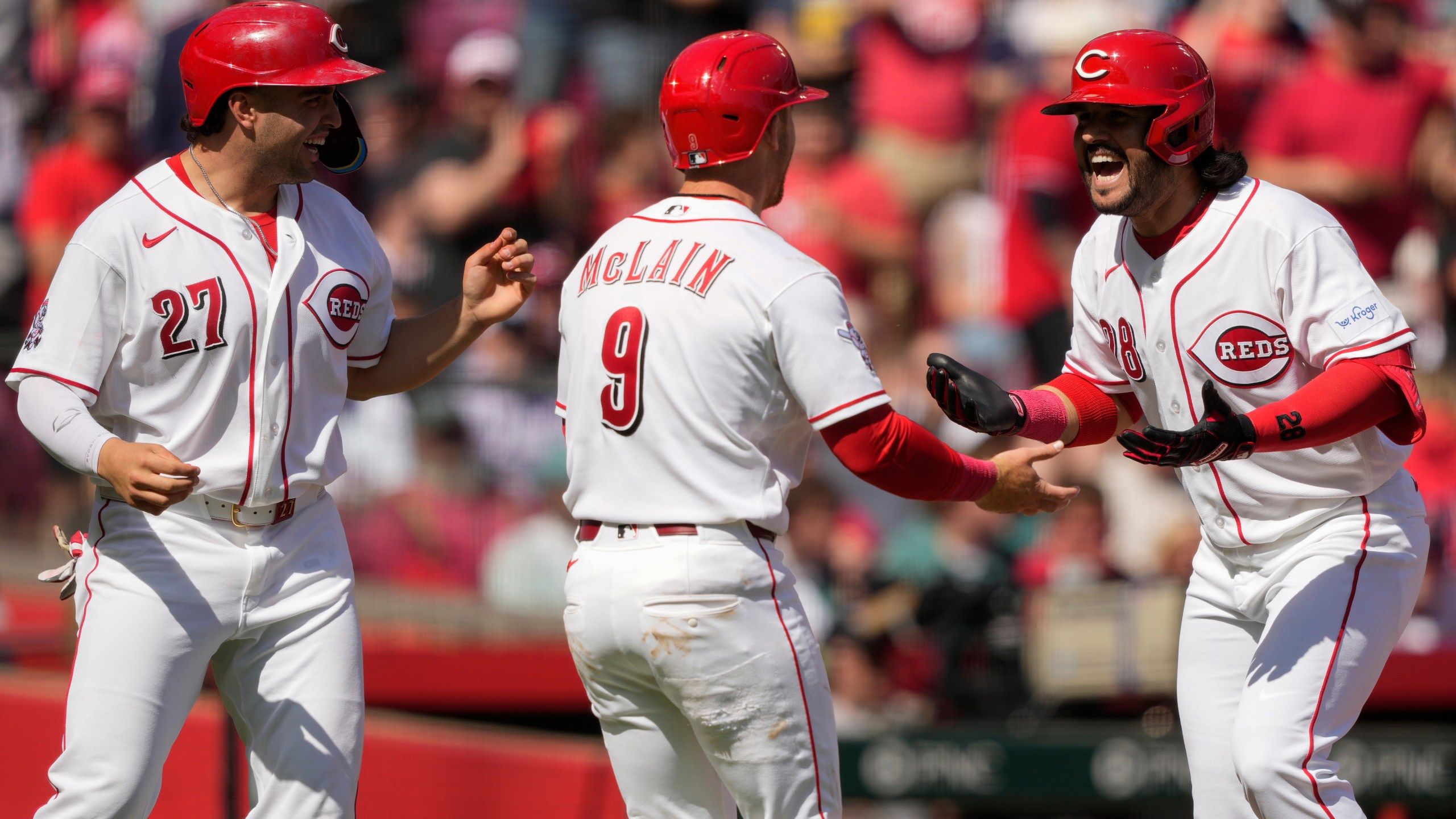 2560x1440 Eugenio Suarez Hits A 3 Run Homer And Reds Beat Red Sox 3 2 To Win Season Opening Series