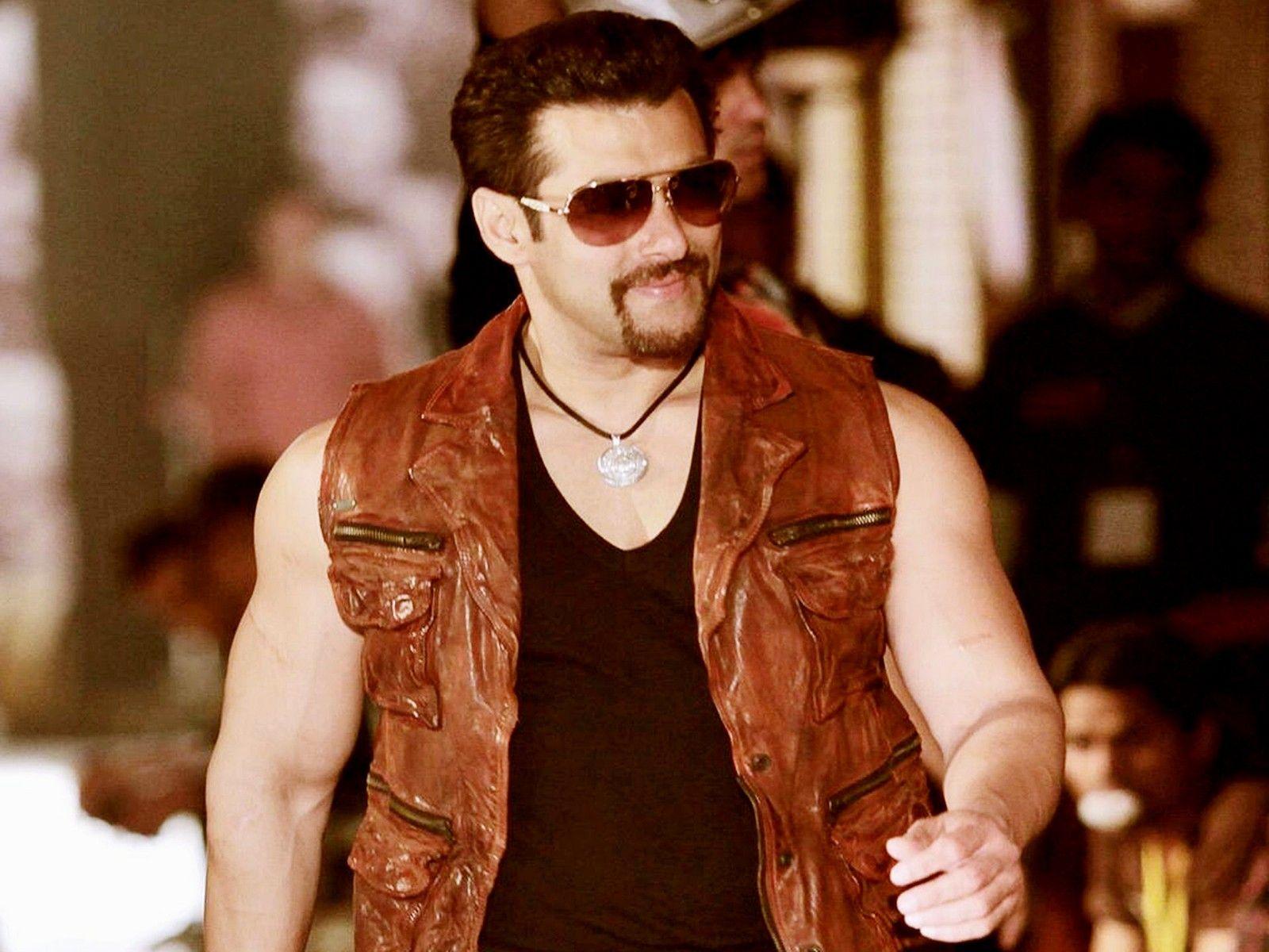 1600x1200 Salman, Khan, Kick, Body, Photo, High, Quality, Latest, HD Bollywood Wallpaper, Indian Famous Actor, Download, 1600x1200