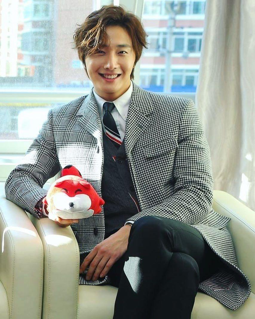 854x1068 Jung Il Woo In The SOHU Interview For High End Crush. December 2015. # Jungilwoo #jil #jungiiwoo #jungil. Celebridades Coreanas, Jung Il Woo, Atores Coreanos
