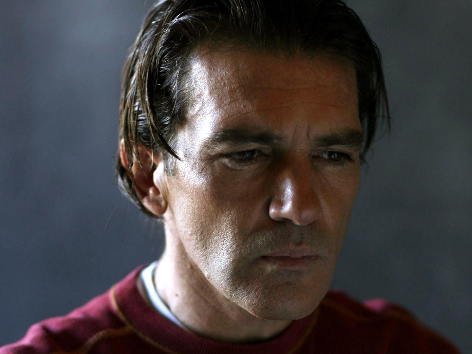 1600x1200 Antonio Banderas Face HD Wallpaper