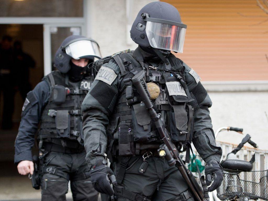 1024x768 Image result for gsg9. Special forces, Military, Police