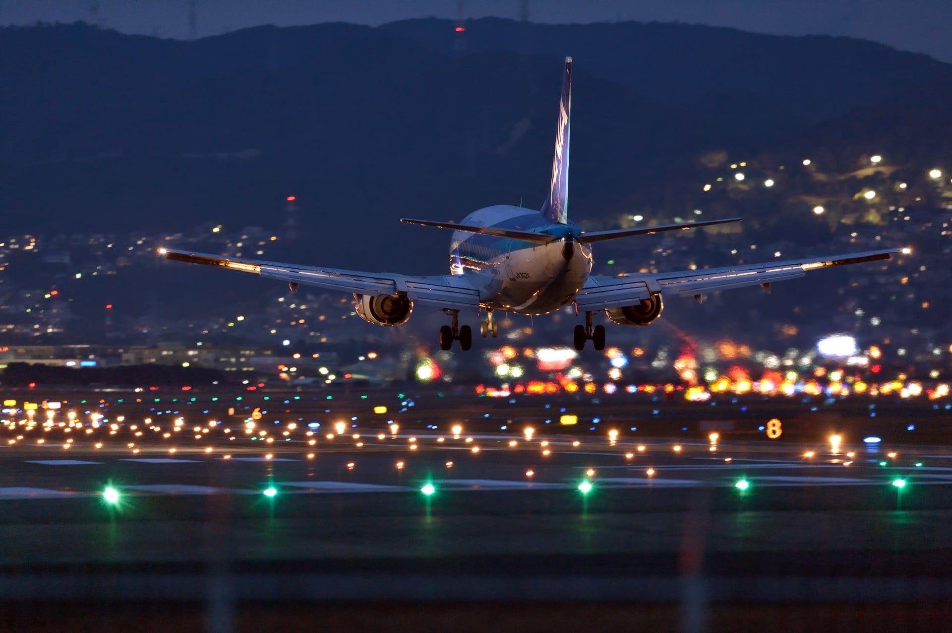 1920x1277 Airplane Landing Wallpaper Pc Wallpaper & Background Download