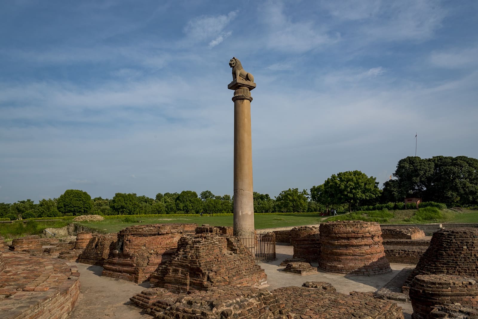 1600x1068 Pillars Of Ashoka Wallpaper
