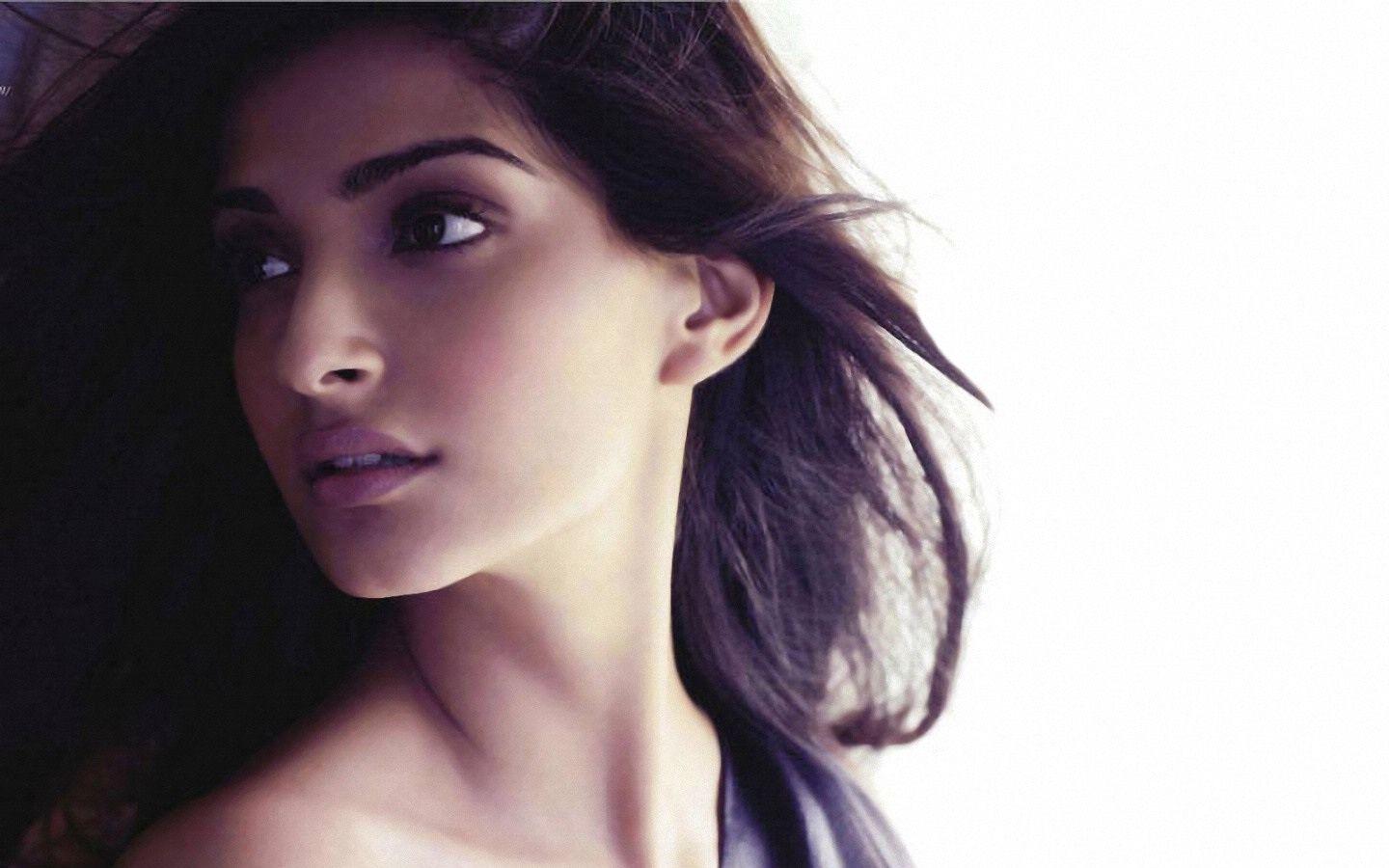 1440x900 Sonam Kapoor Wallpaper HD Wallpaper