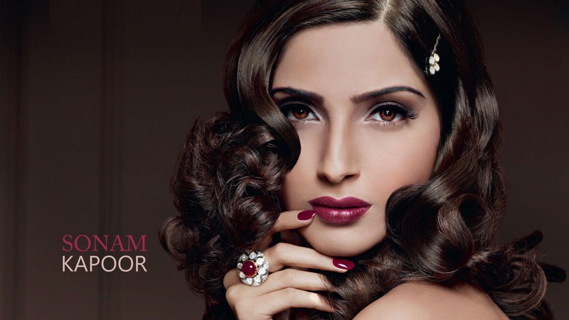 1920x1080 Sonam Kapoor Background Wallpaper 11322