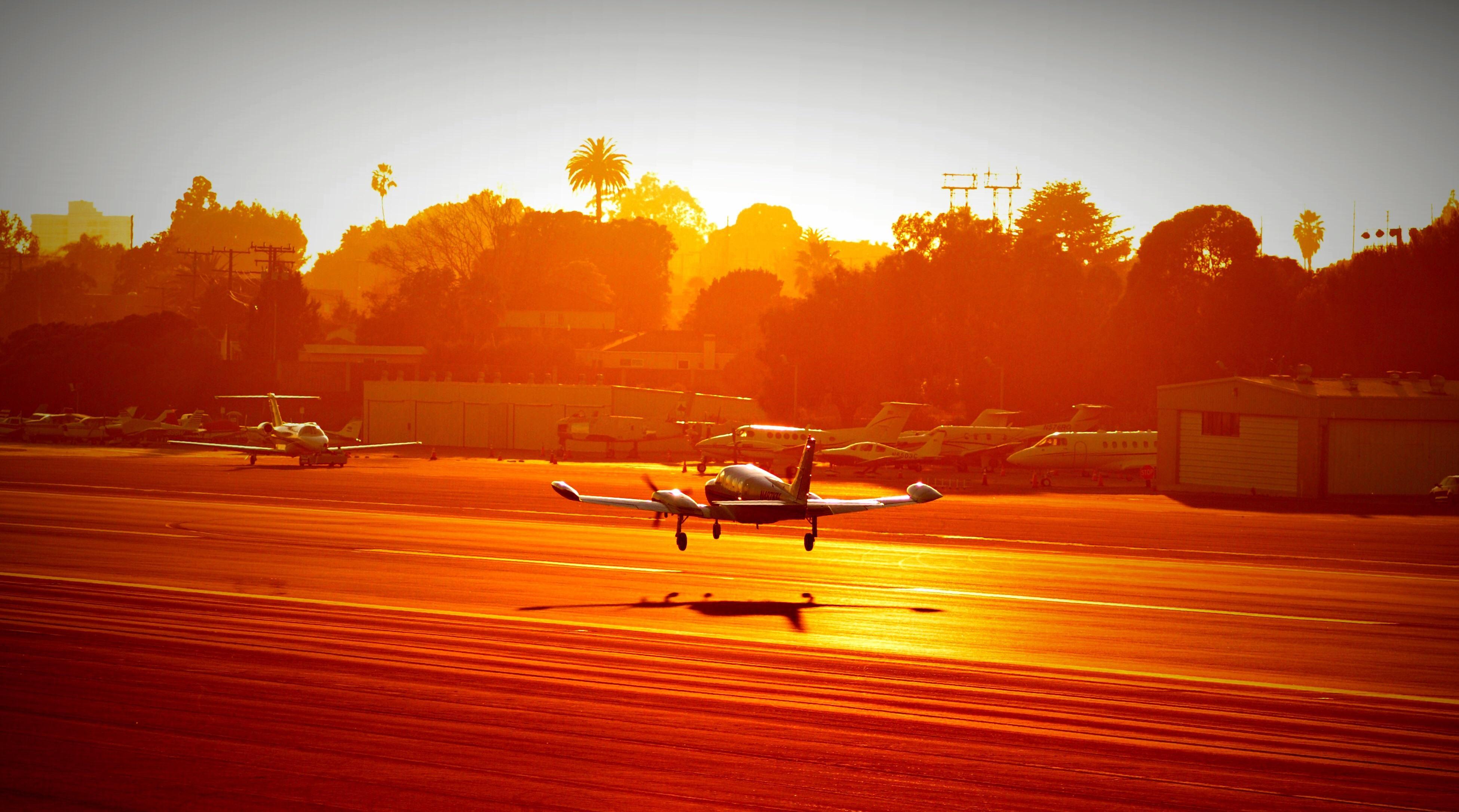 3901x2172 Plane On The Airport (x Post From R Pics)