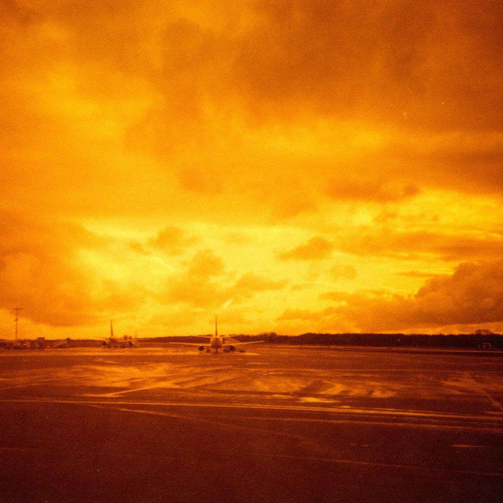 1024x1024 Orange airport iPad Wallpaper