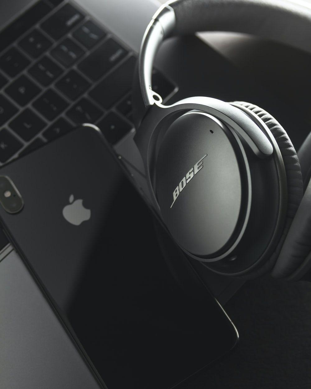 1000x1250 Laptop Headphones Picture. Download Free Image