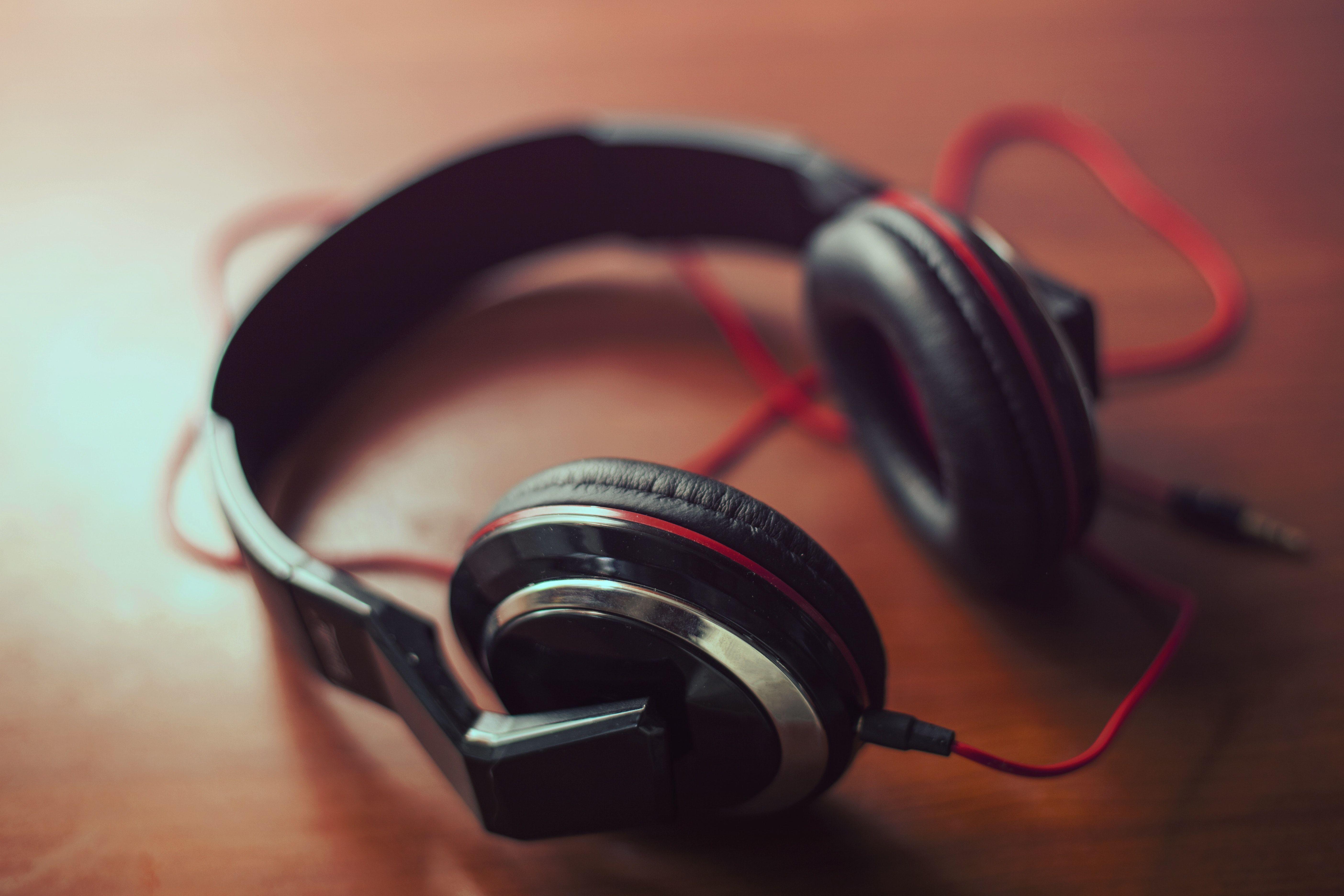 5616x3744 Black and Red Headphones · Free