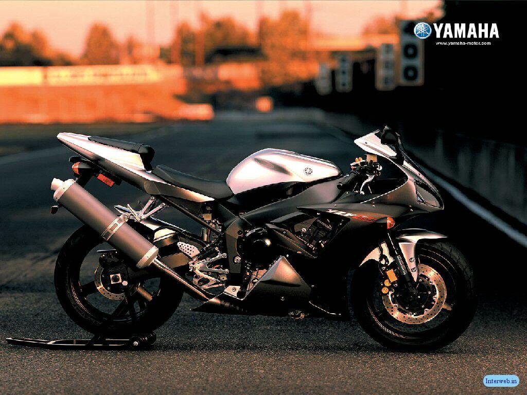 1024x768 PICTURE: Wallpaper Bikes 2012