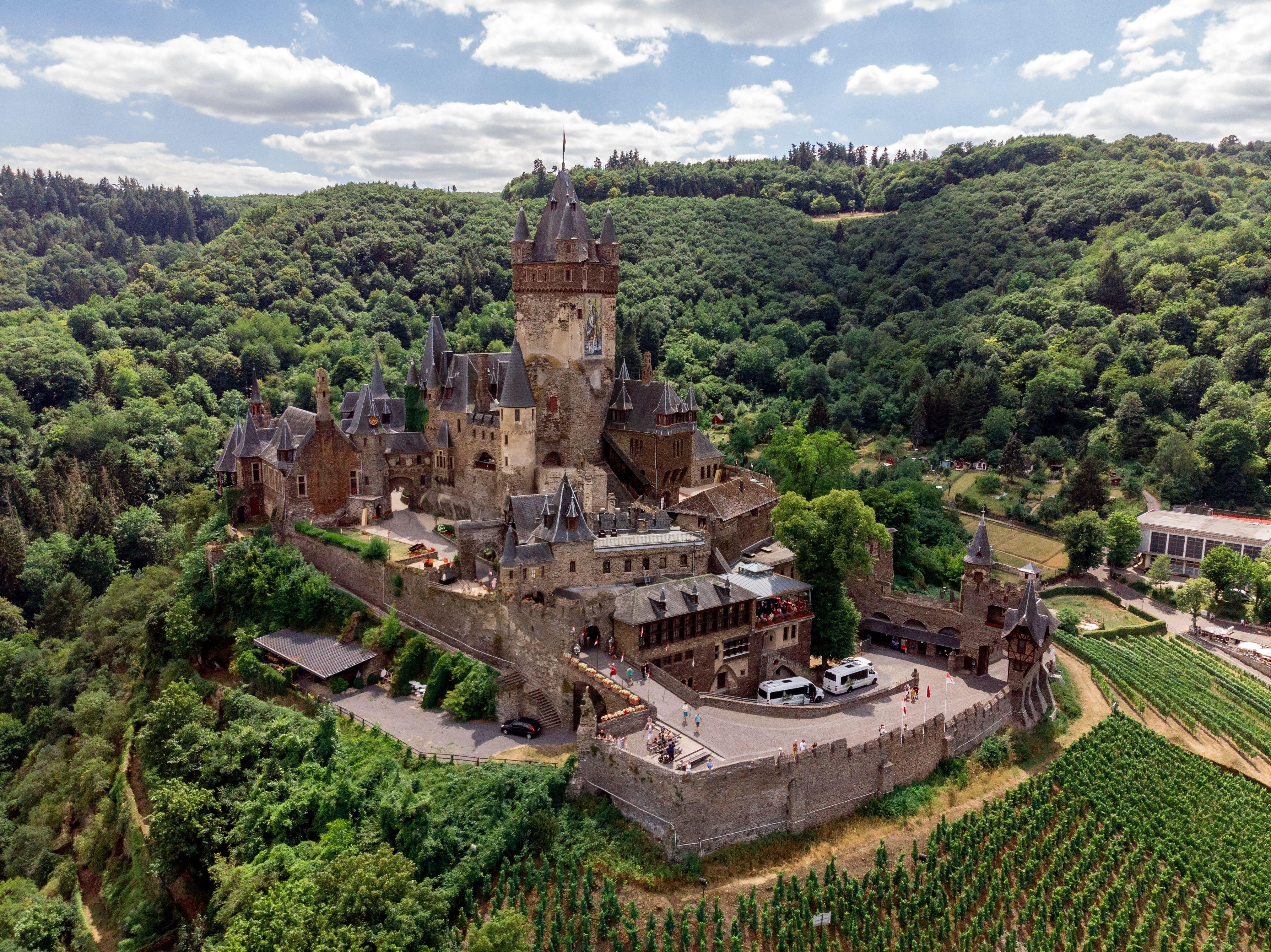 4048x3032 Free of aerial, castle, drone footage