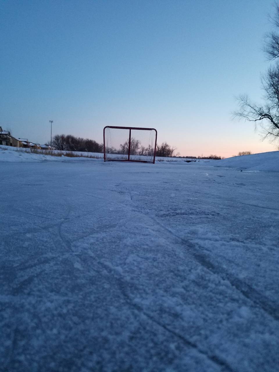 960x1280 Ice rink wallpaper